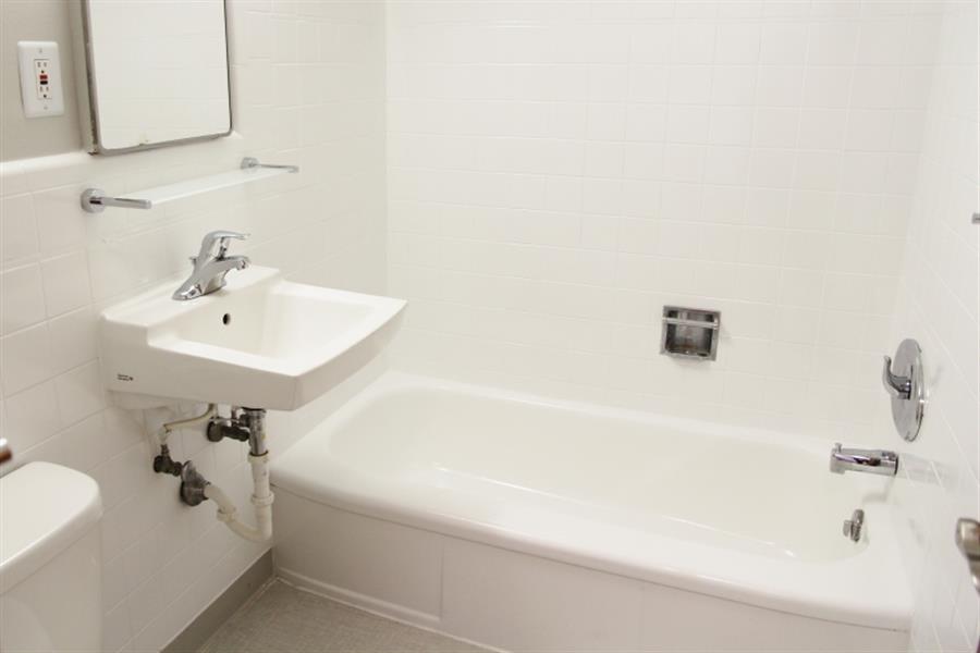 1075 Corona Image 34