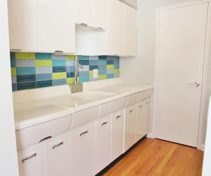 1075 Corona Image 37