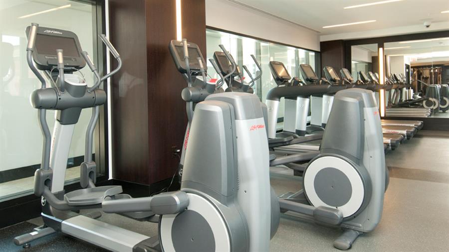 KICK Fitness Center with Personal Trainer KICK Fitness Center with Personal Trainer