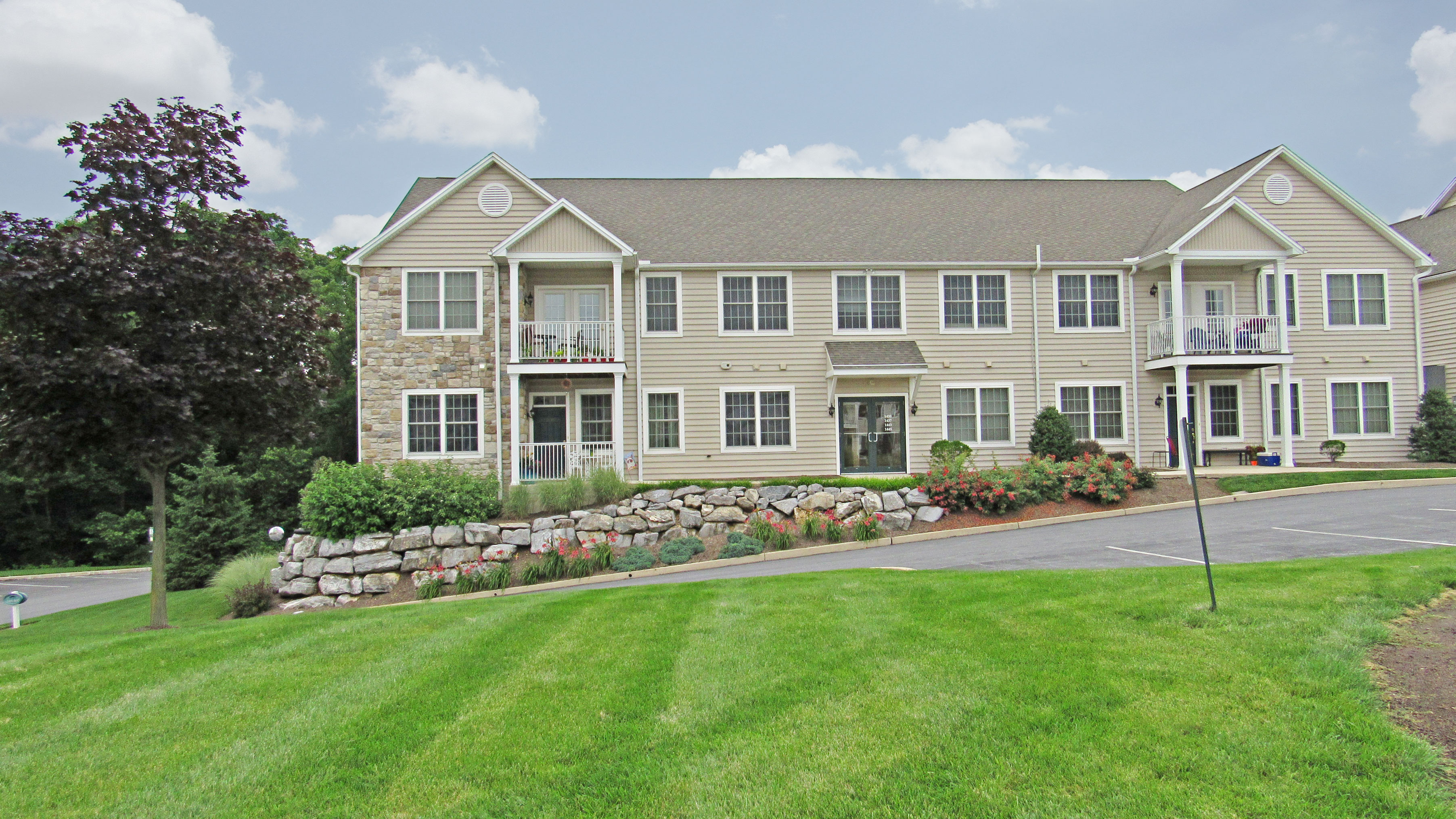 Photos of Graham Hill Apartments Luxury Apartments in Mechanicsburg, PA