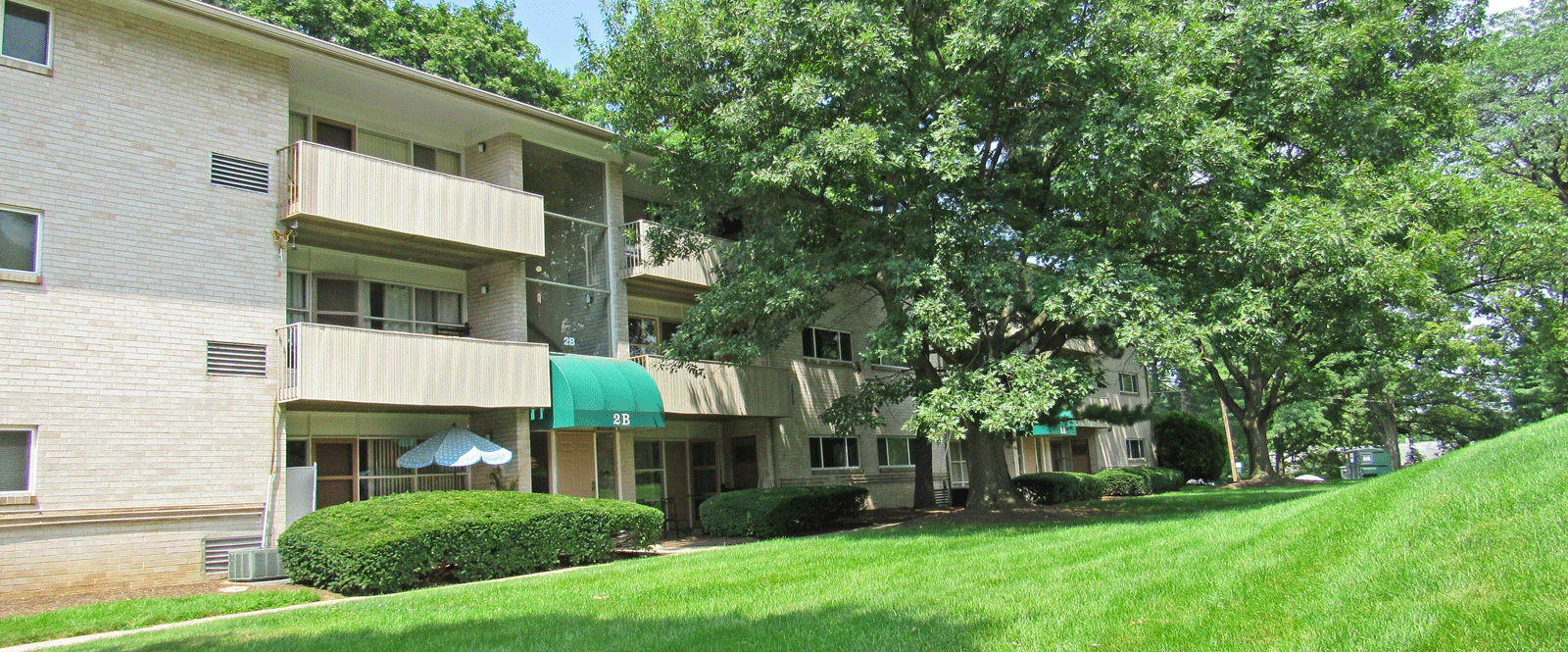 Camp Hill Apartments Close to 81, 83, & 11/15 Long Meadows Apartments