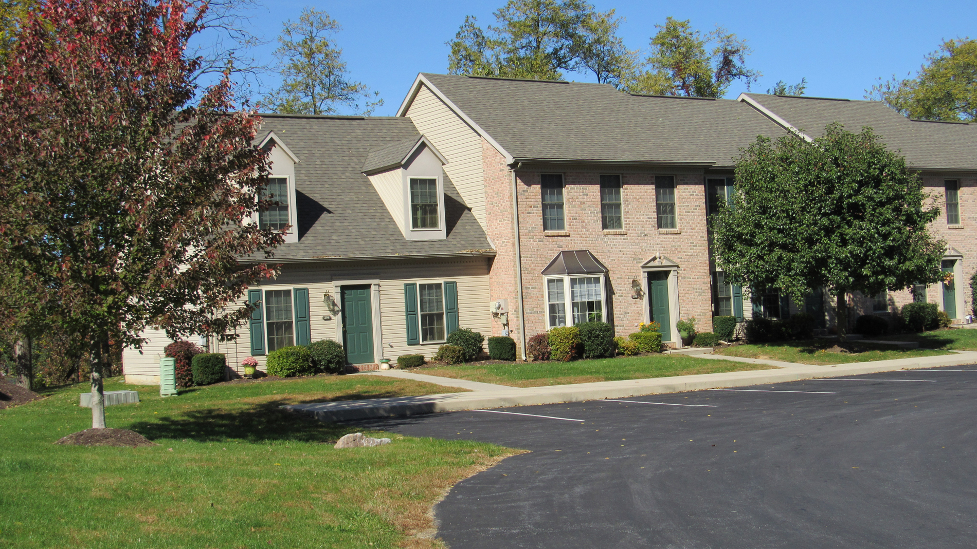 Photos and Video of Rockledge Town Homes Apartments in Mechanicsburg, PA