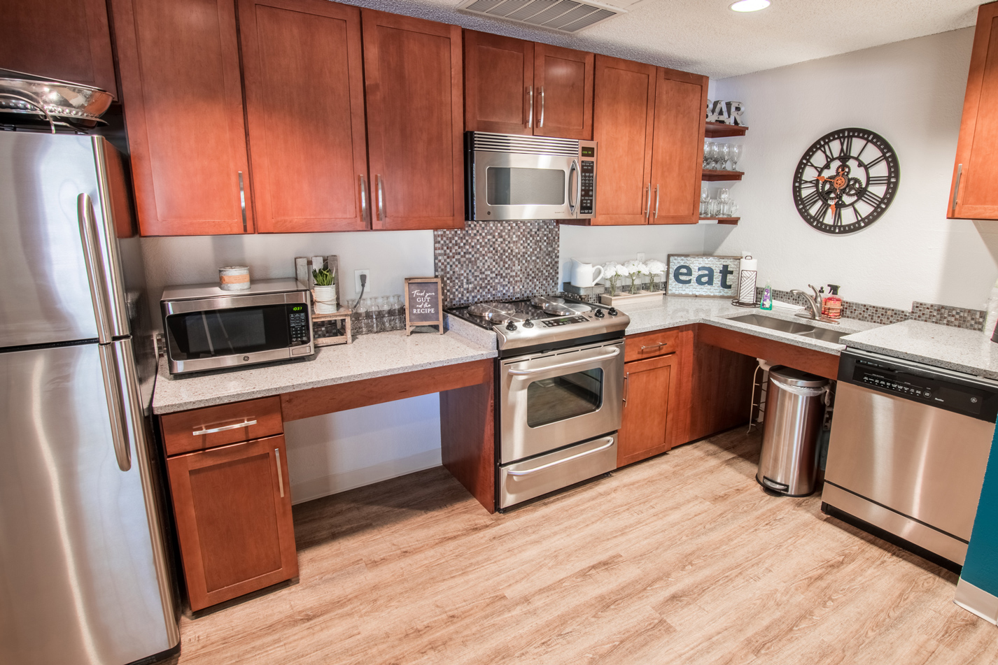 Country Club West Apartments Image 38