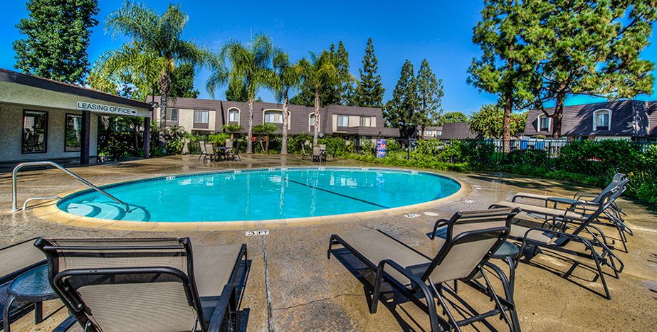 Apartments in Montclair | The Lexington Townhomes