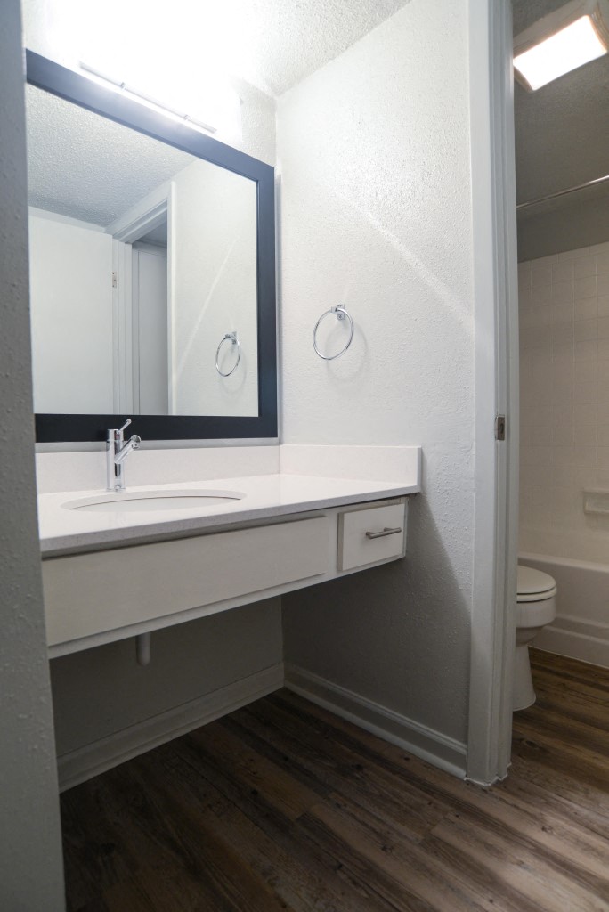 Photos and Video of Jewel Apartments in Austin, TX