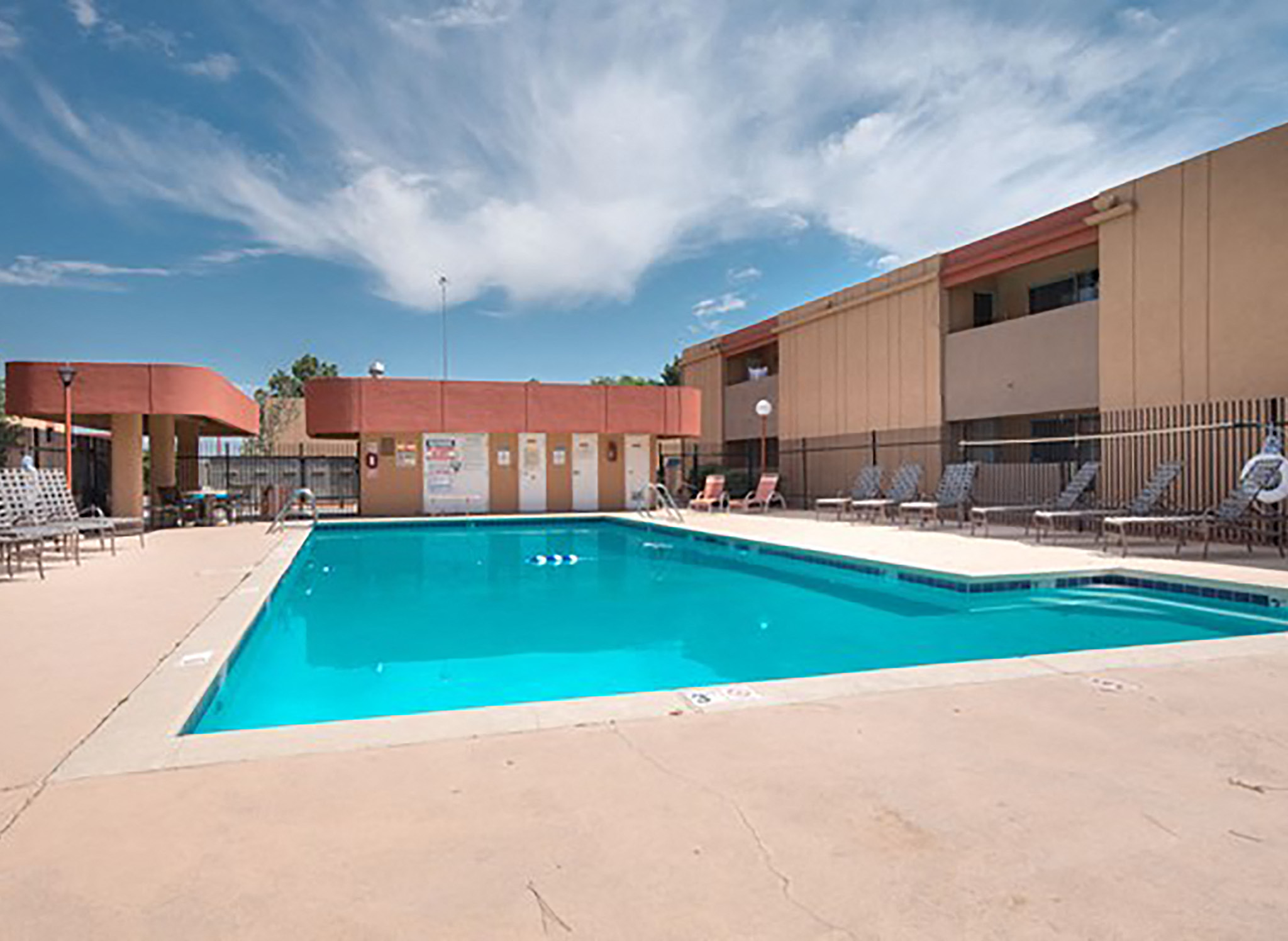 Desert Creek Apartments Image 1