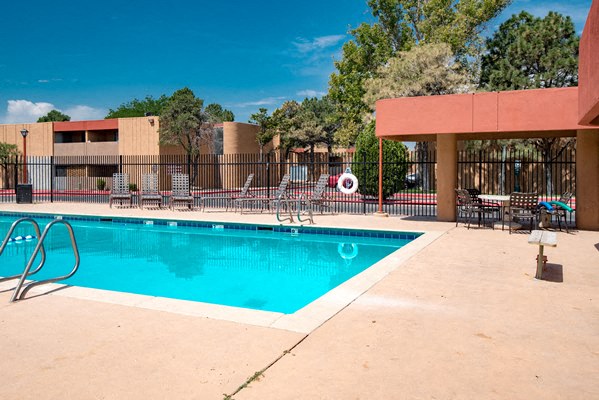 Desert Creek Apartments Image 3