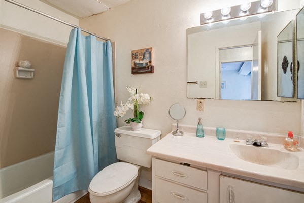 Desert Creek Apartments Image 13