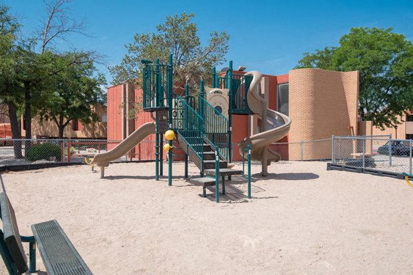 Desert Creek Apartments Image 17