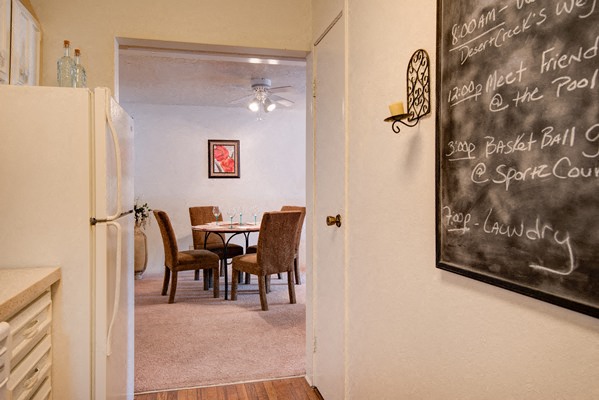 Desert Creek Apartments Image 12