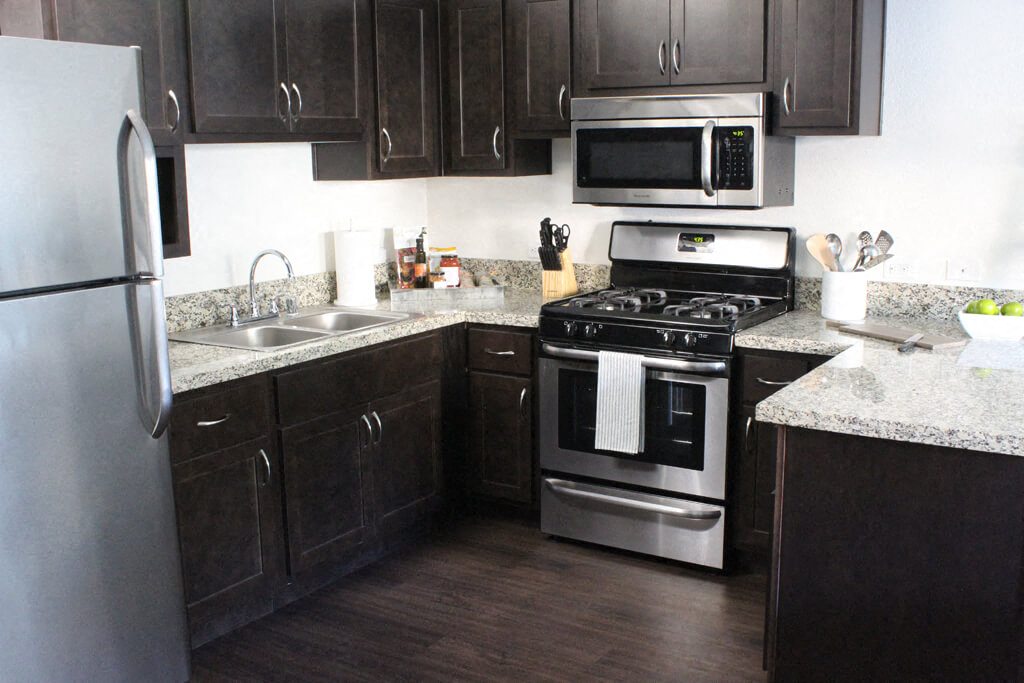http://cdn.rentcafe.com/dmslivecafe/2/102601/p1499853_01_1_PhotoGallery.jpg