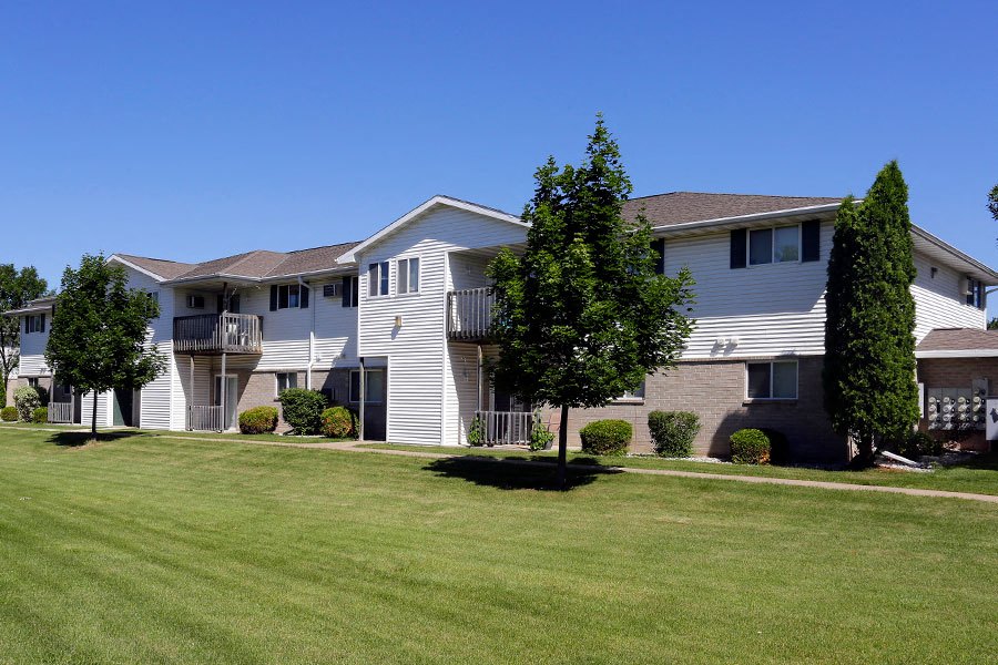 Breezewood Apartments