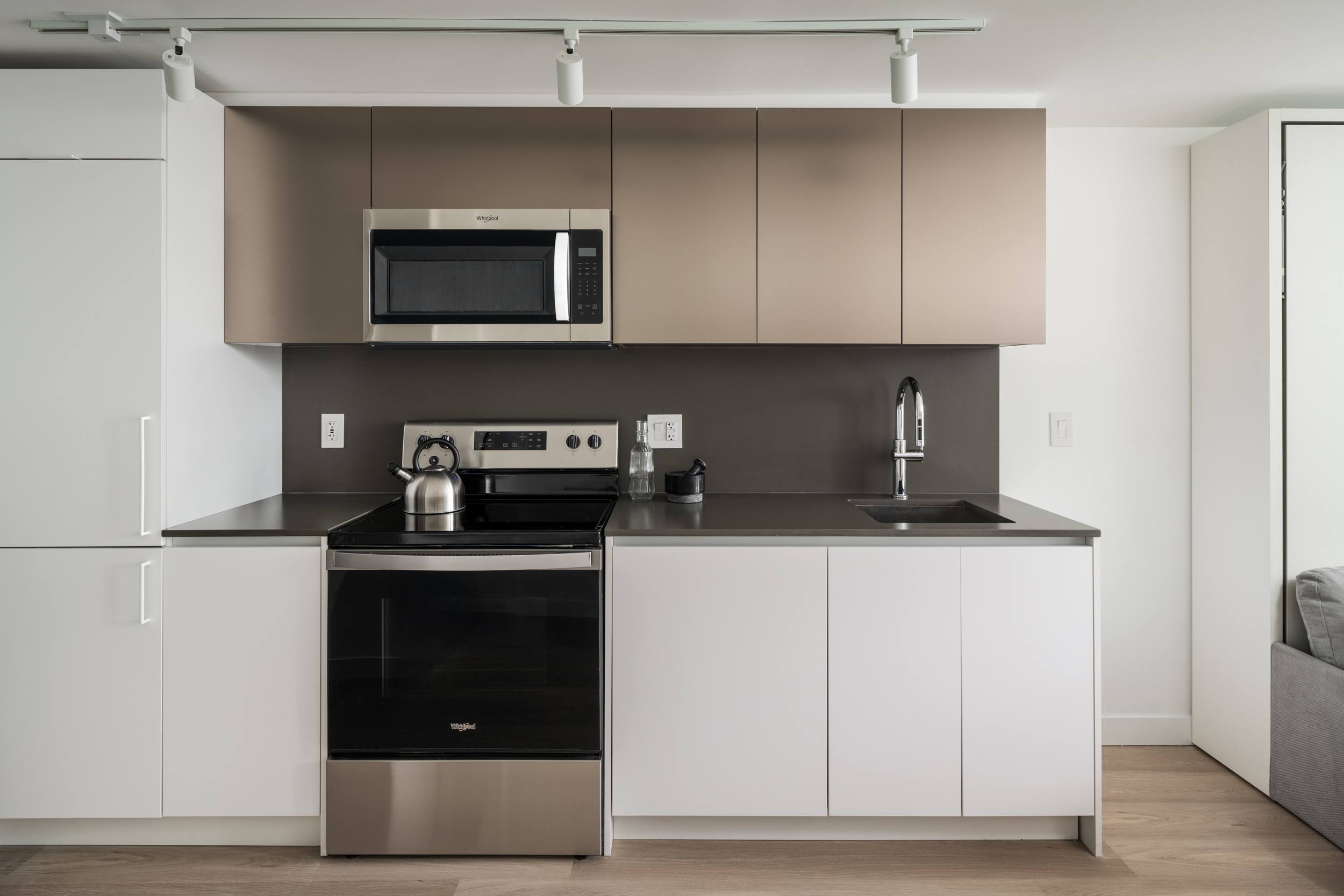 Mirvish Village Residential #748-0510