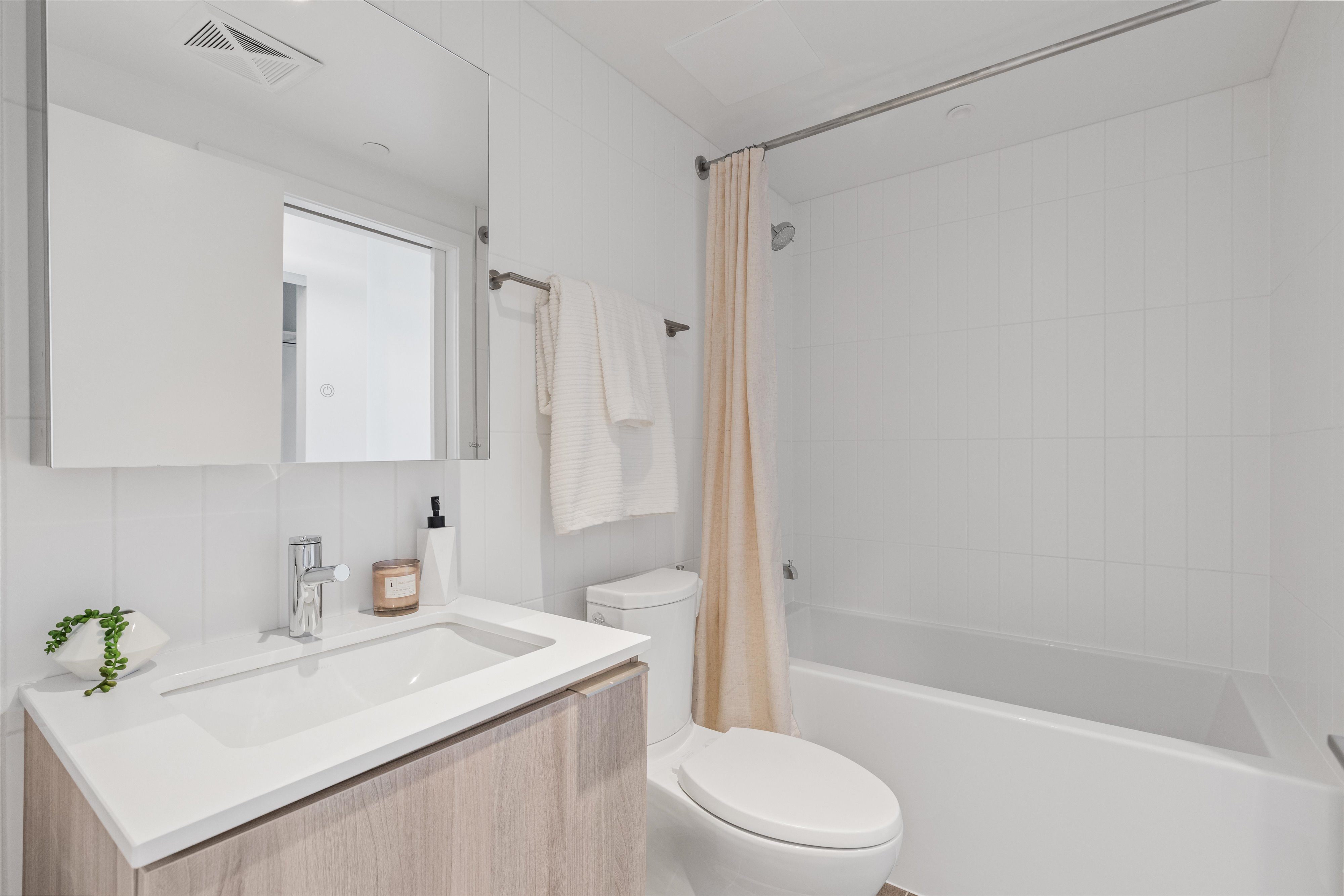 Mirvish Village Residential #589-0805