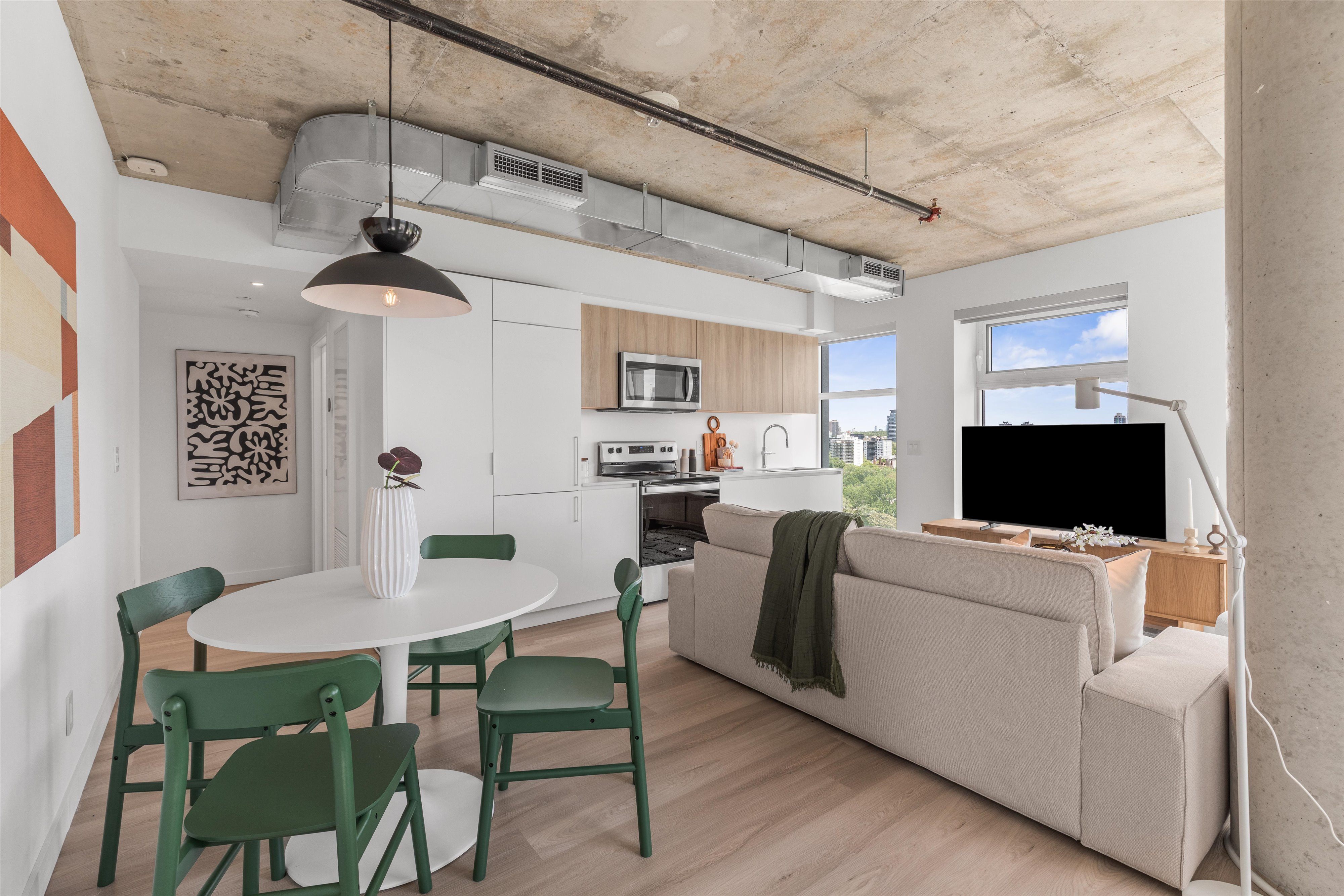 Mirvish Village Residential #571-2701