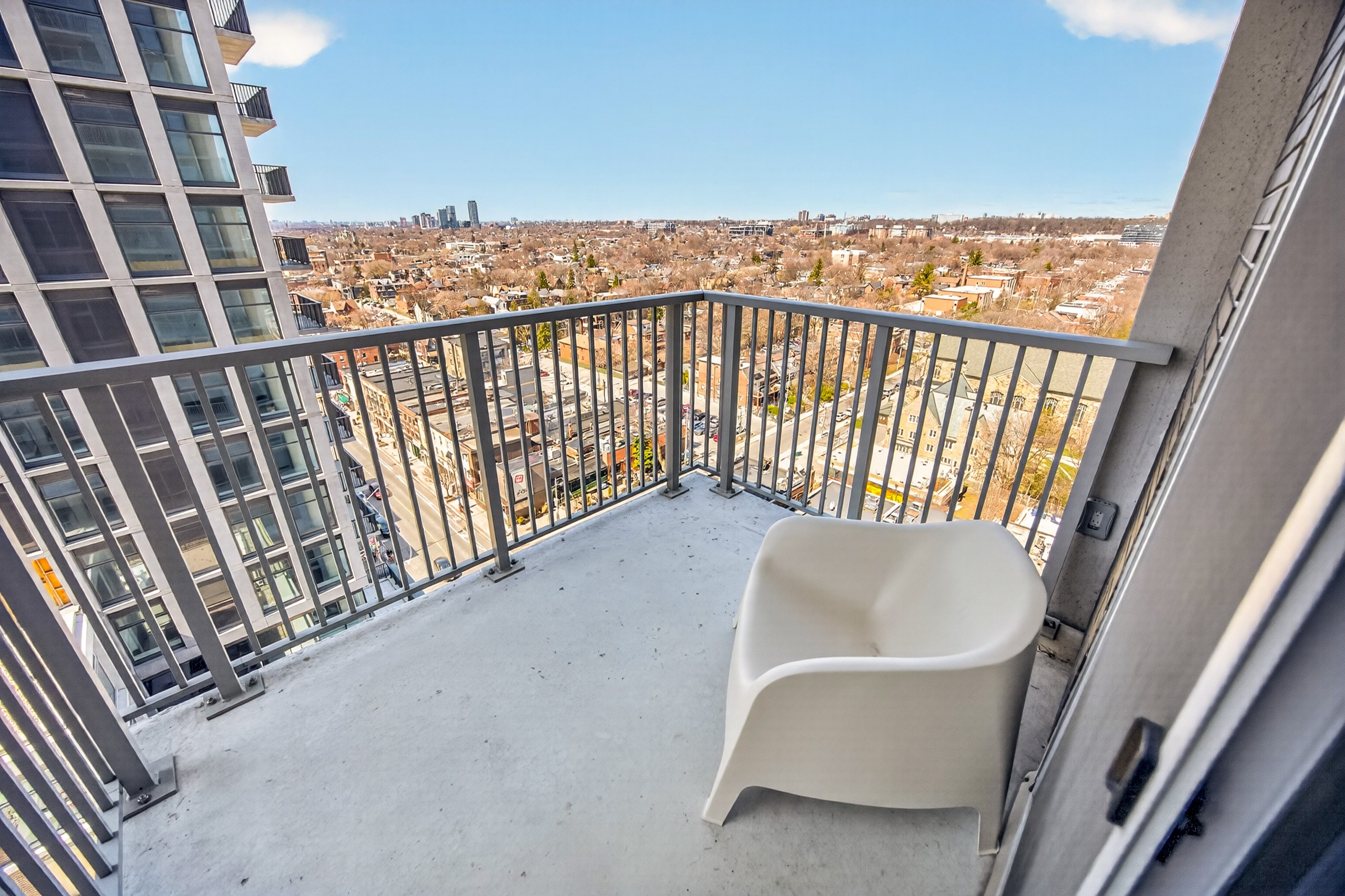 Mirvish Village Residential #760-2802