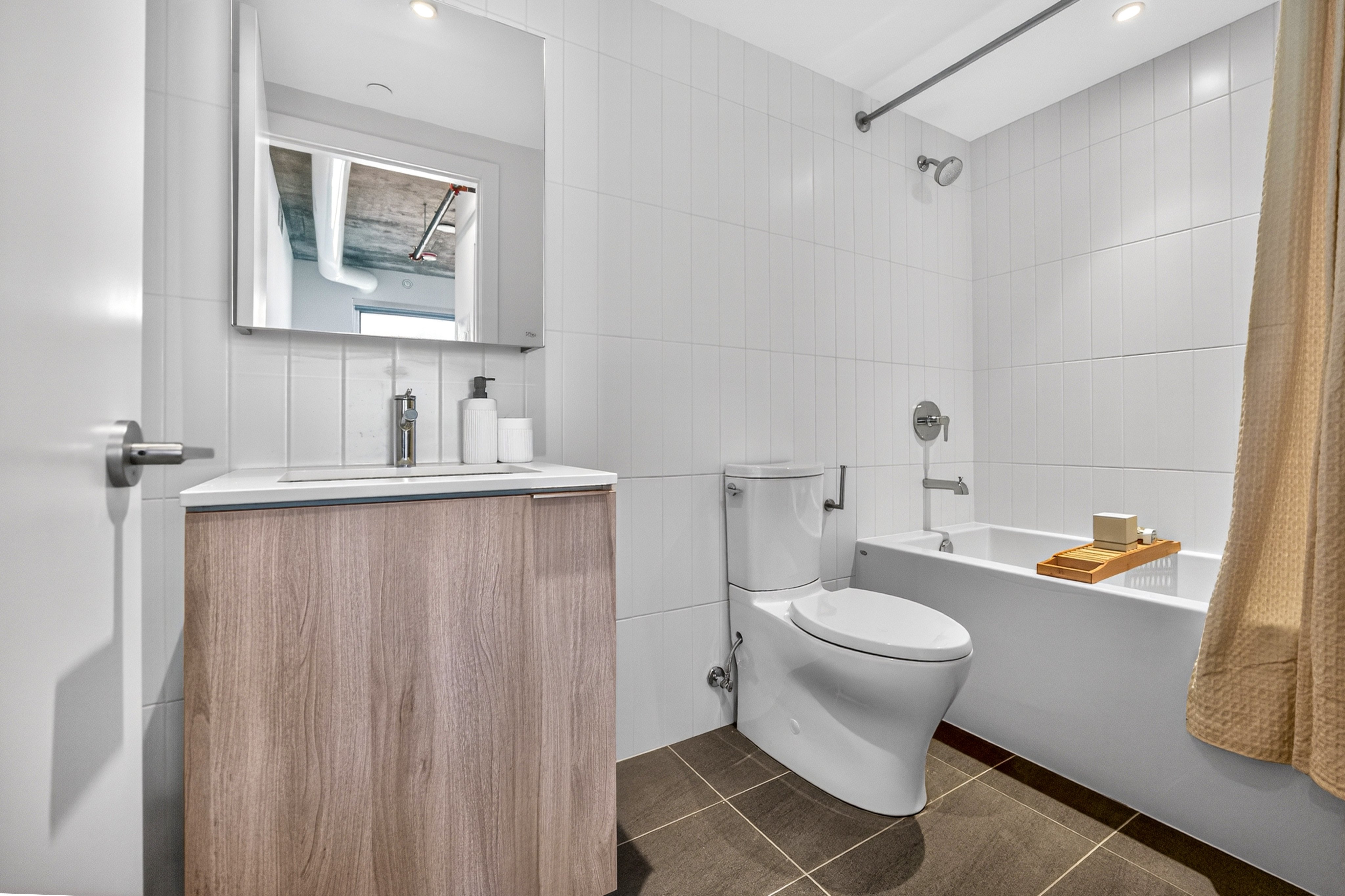 Mirvish Village Residential #760-2801