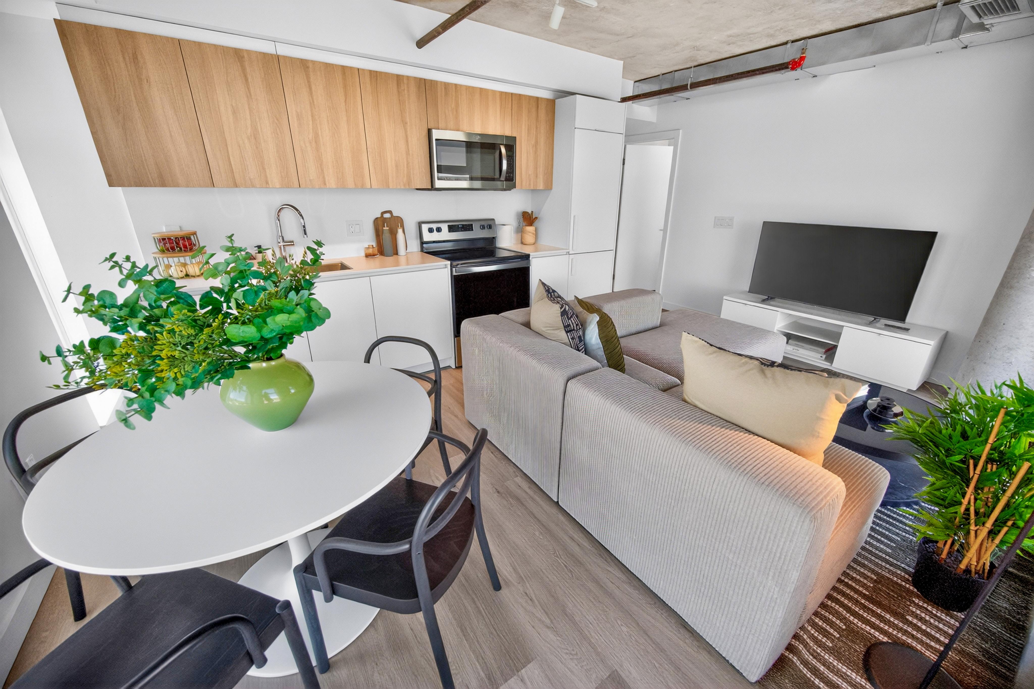 Mirvish Village Residential #760-2805