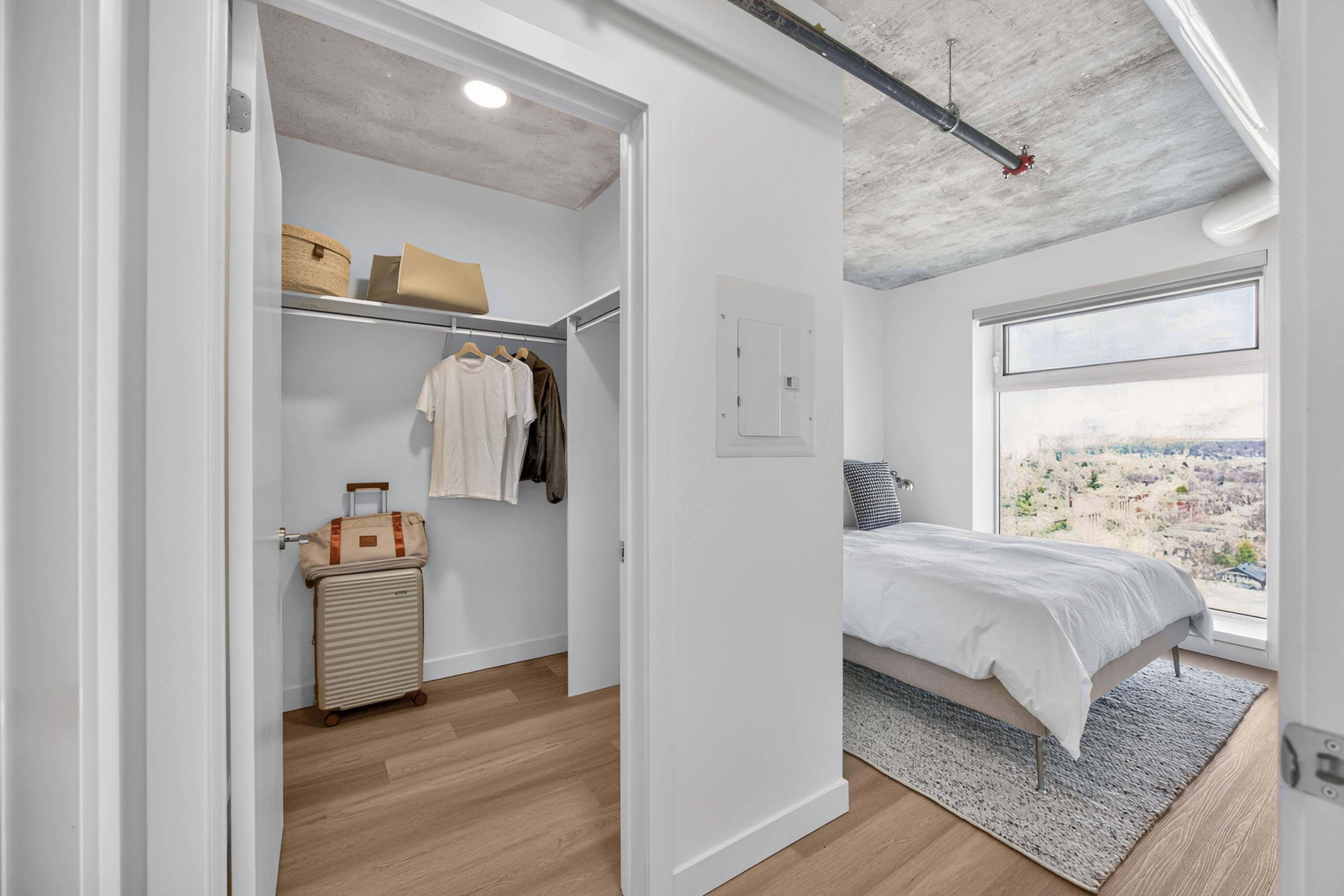 Mirvish Village Residential #571-2802