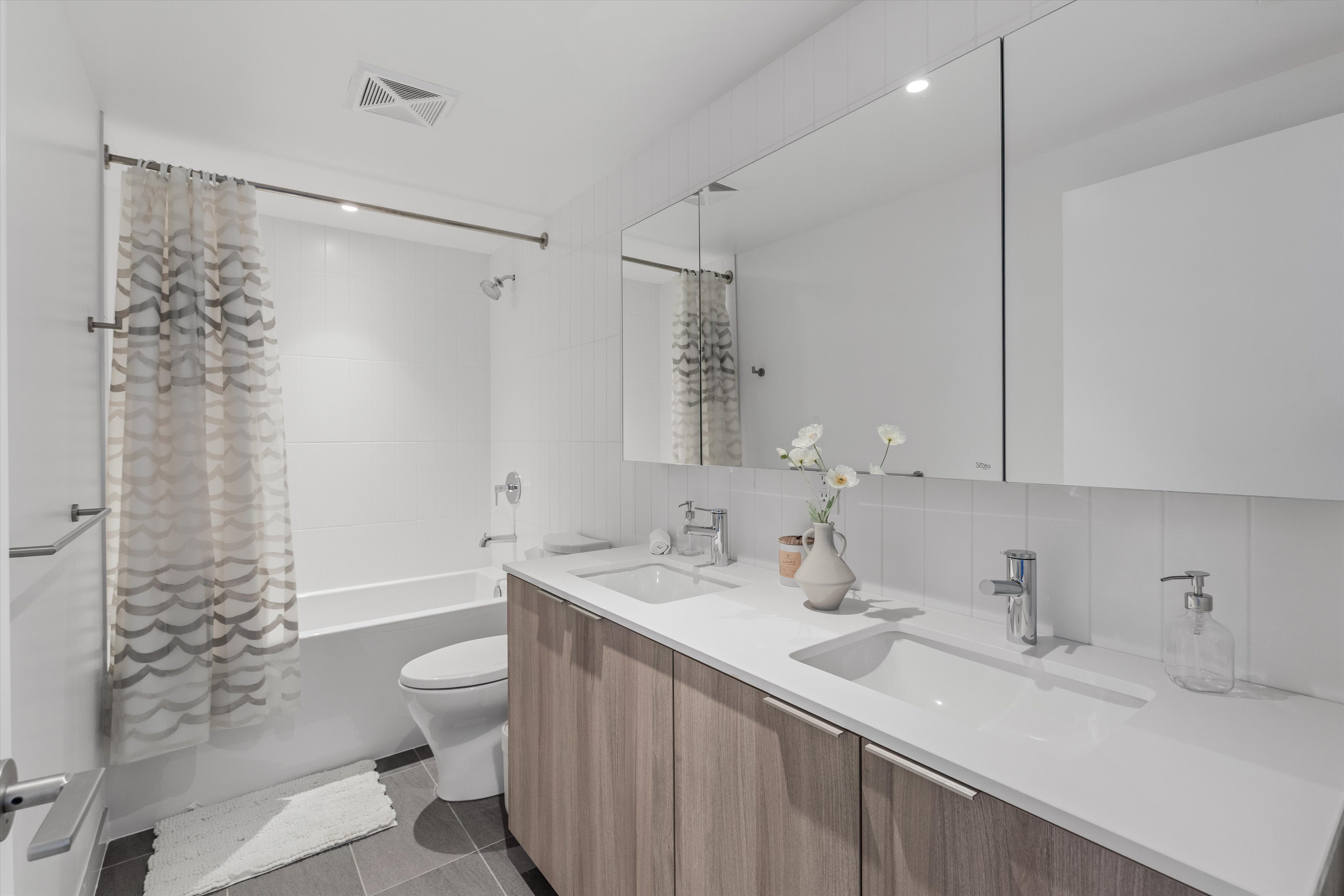 Mirvish Village Residential #748-0902