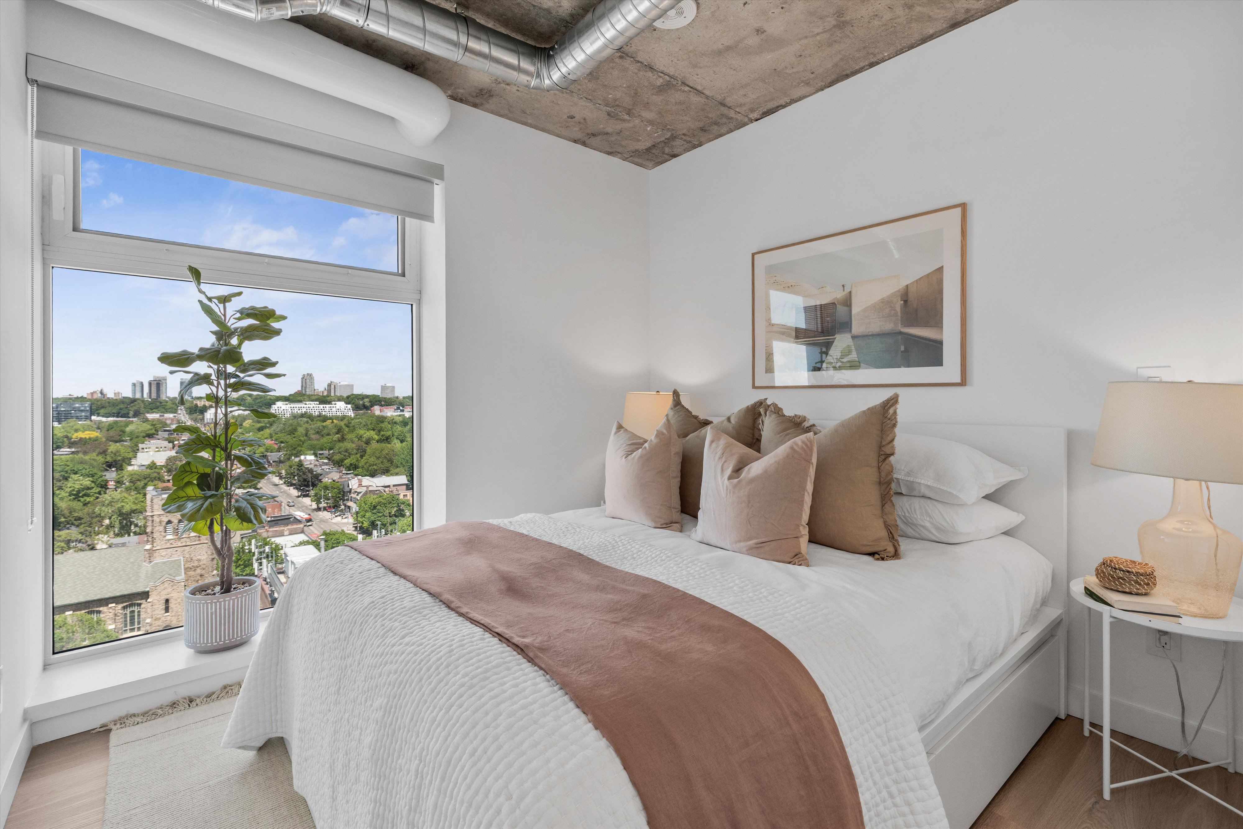 Mirvish Village Residential #748-1502