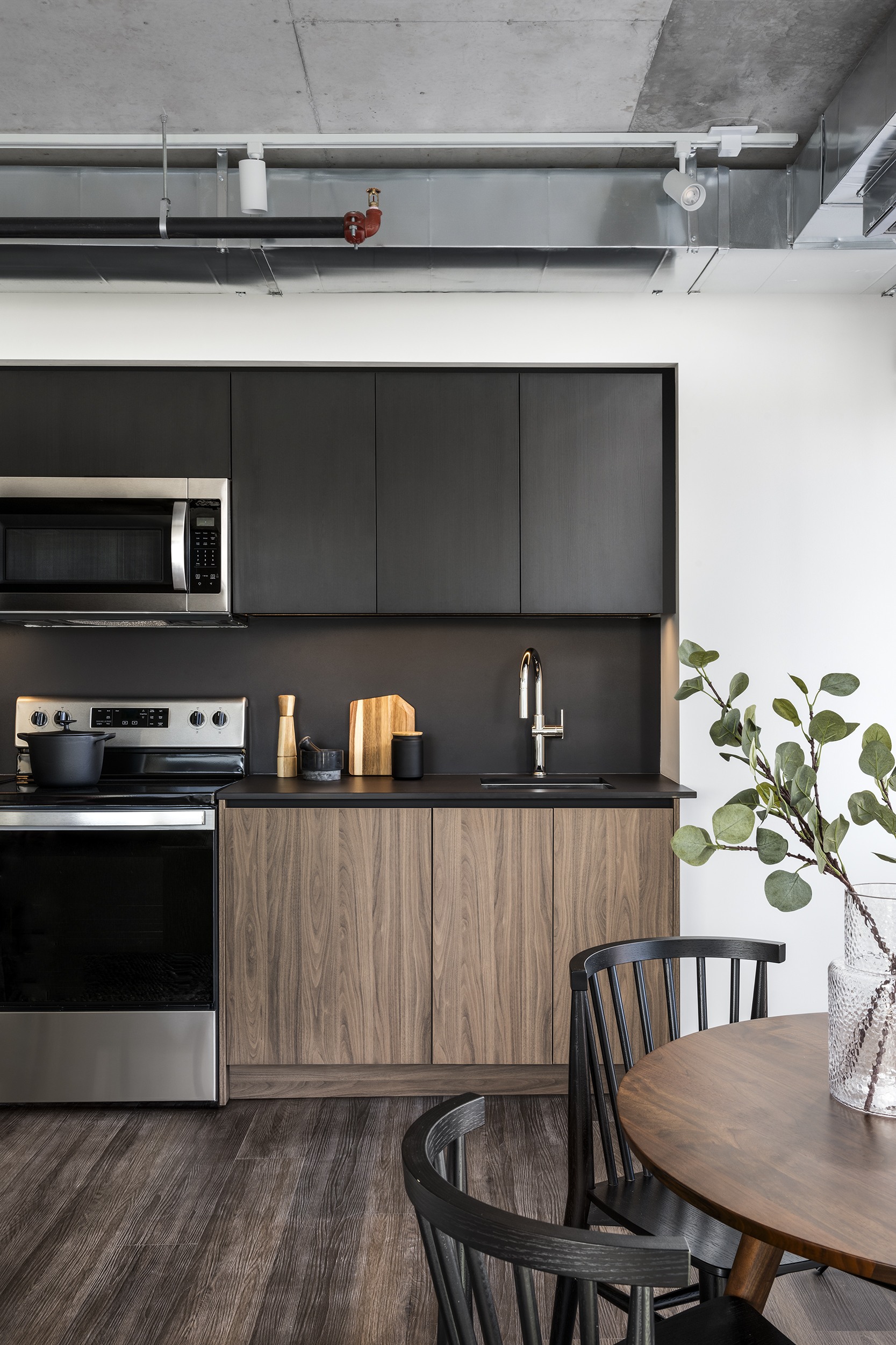 Mirvish Village Residential #571-1601