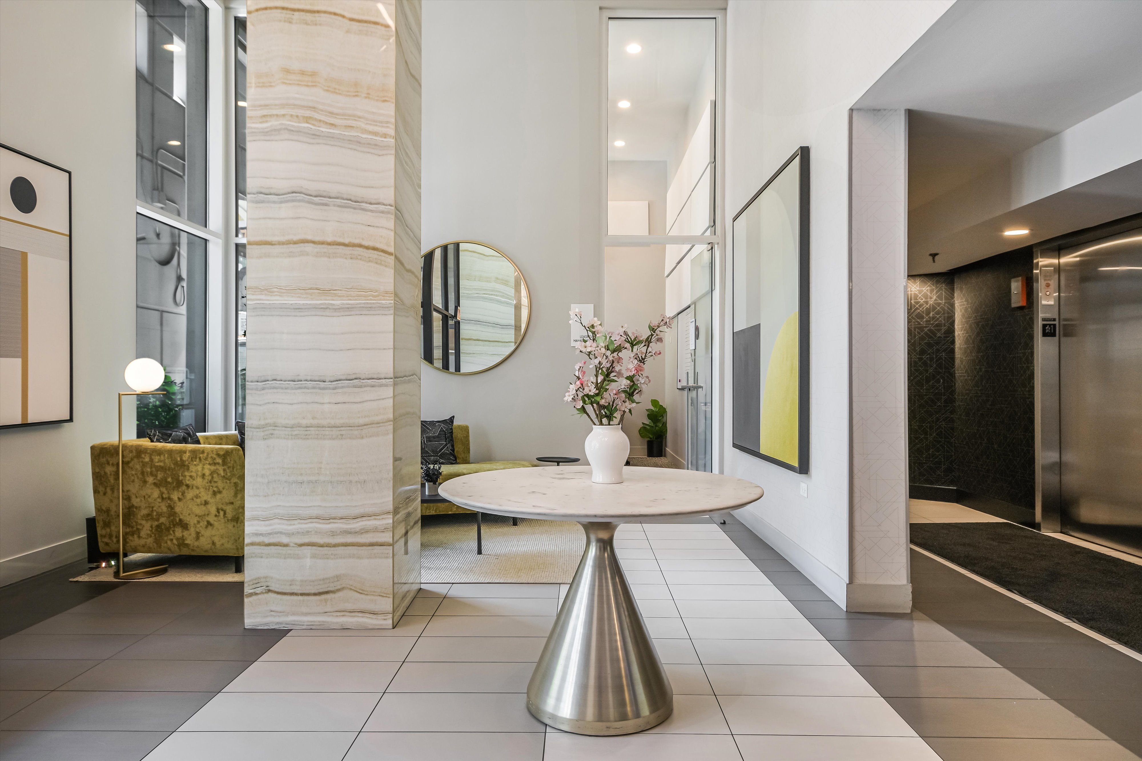 1250 N LaSalle 1250 N. LaSalle Dr., Chicago, IL 60610