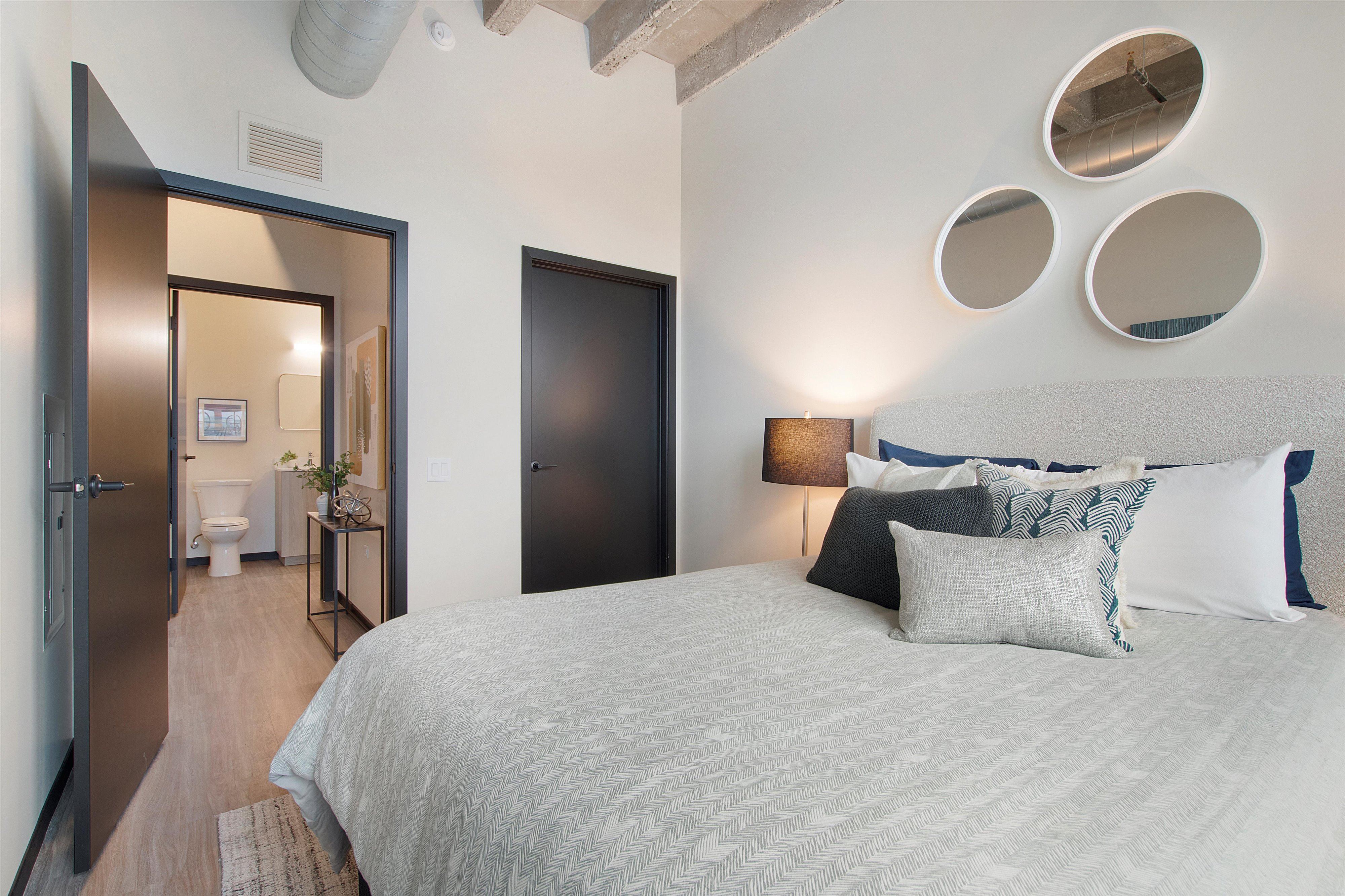 The Ludlow 2032 N Clybourn Ave, Chicago, IL 60614