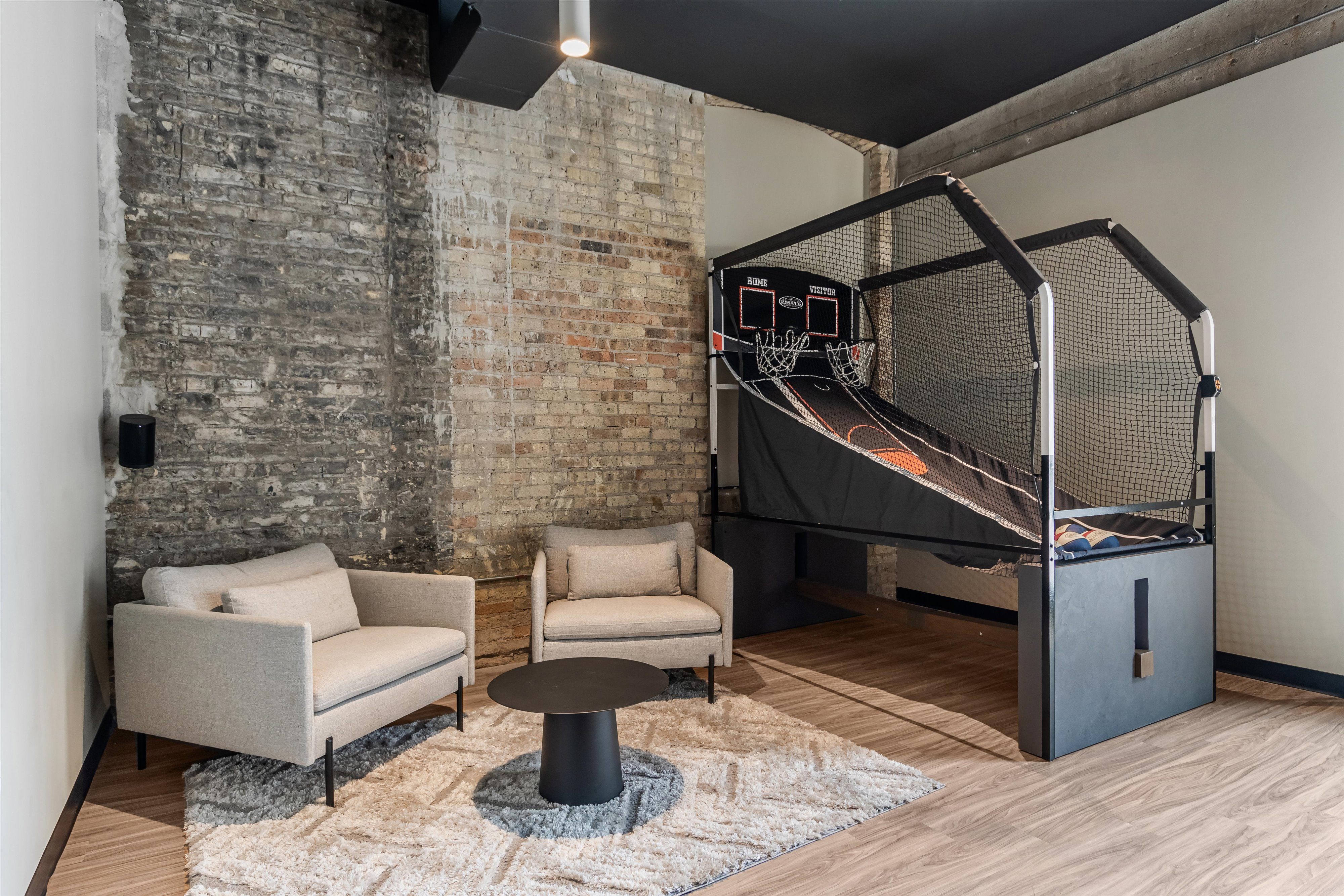 The Ludlow 2032 N Clybourn Ave, Chicago, IL 60614