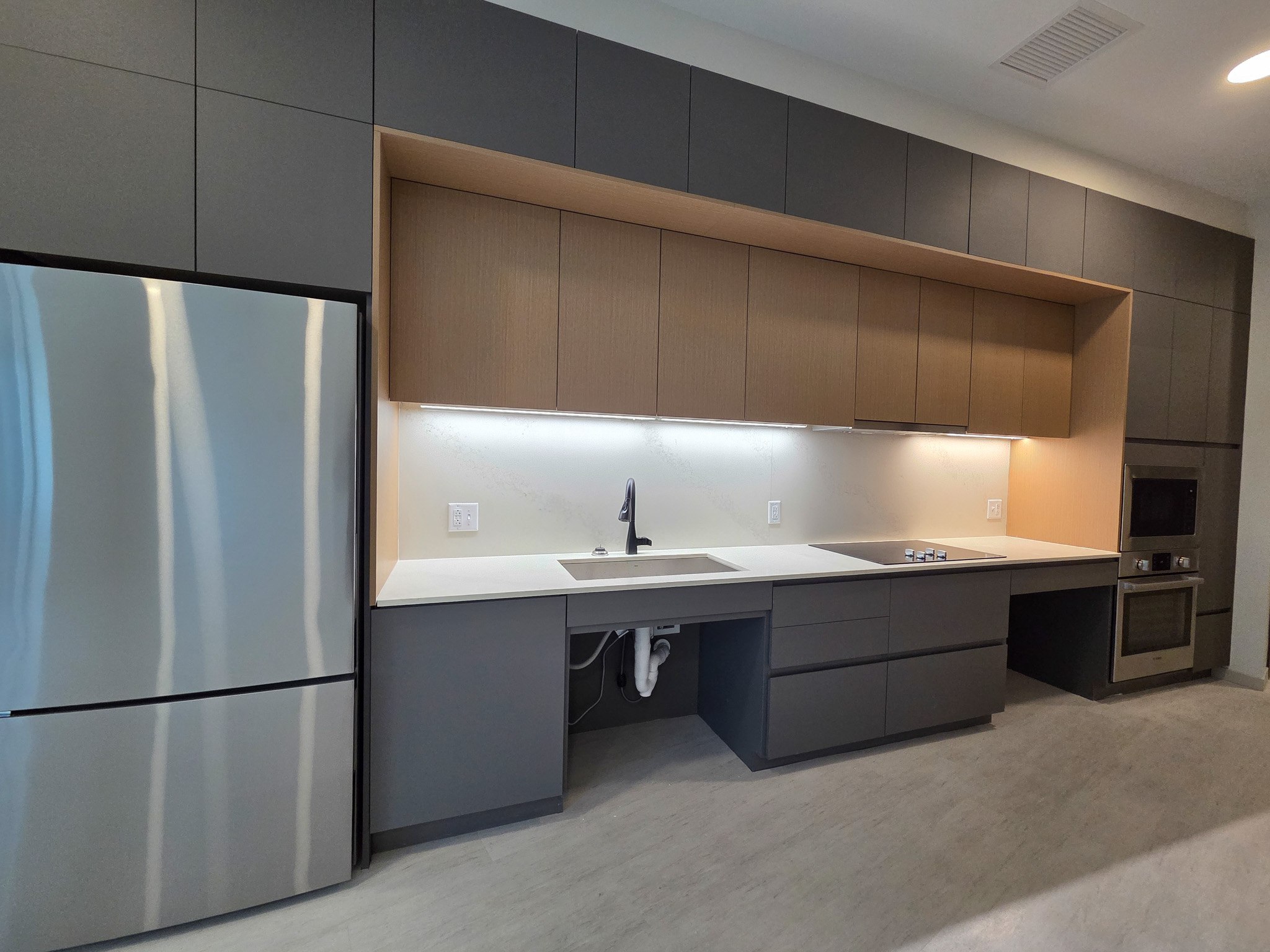 The Bell 45 Erieview Plaza, Cleveland, OH 44114 Cleveland - Leasing by Cross Street