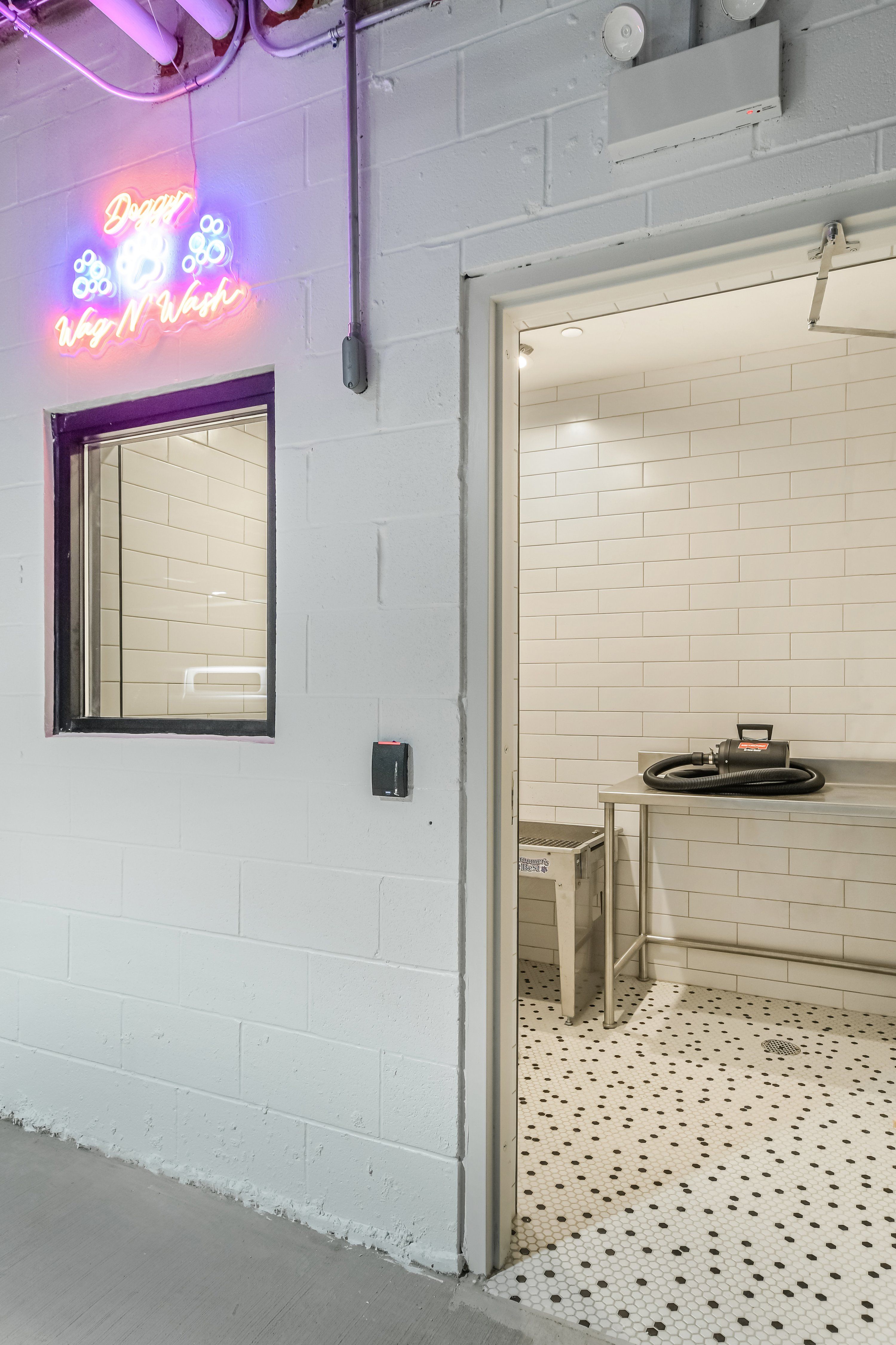 EdgeLux 5753 N Broadway, Chicago, IL 60660 Edgewater - Leasing by Cross Street