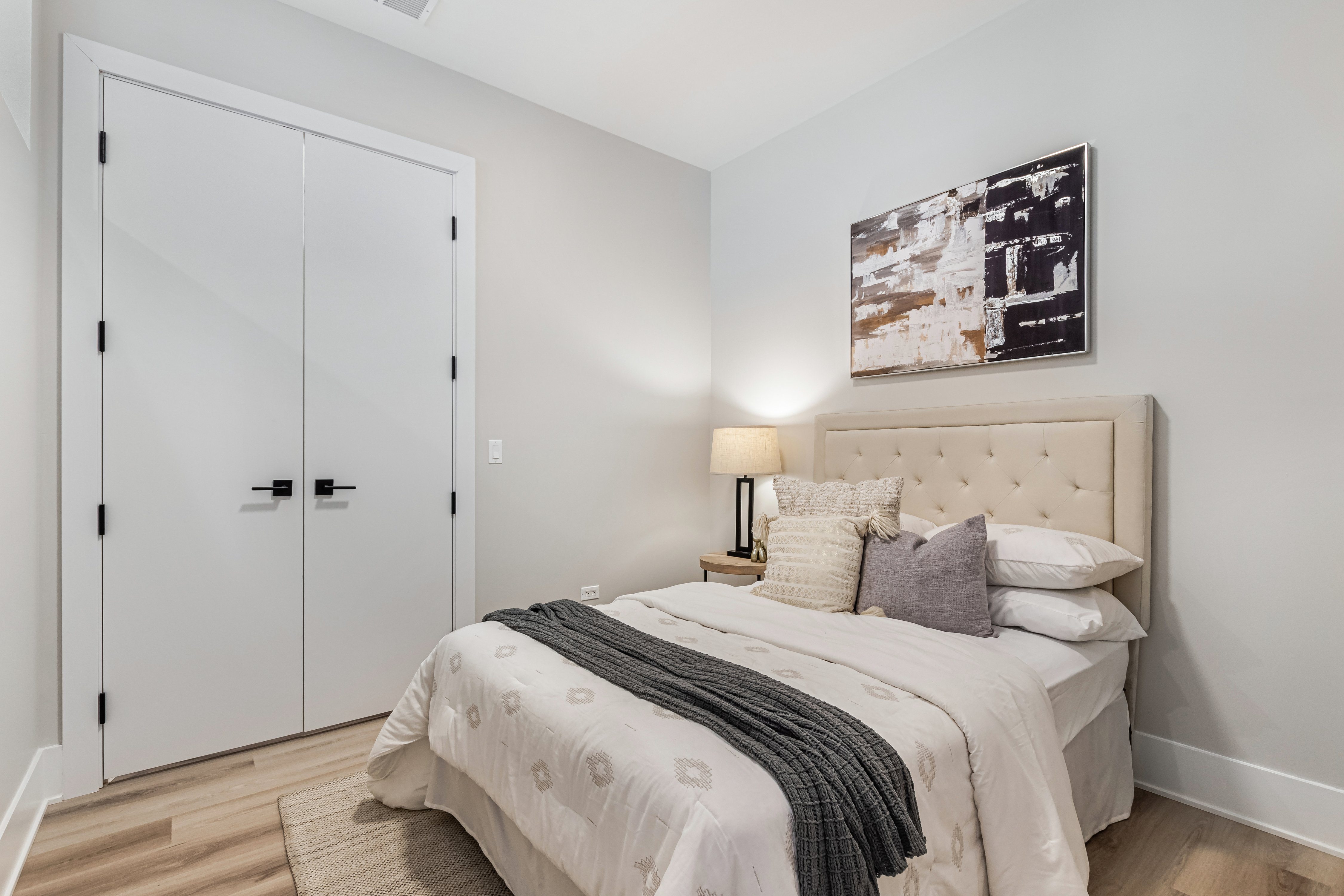 EdgeLux 5753 N Broadway, Chicago, IL 60660 Edgewater - Leasing by Cross Street