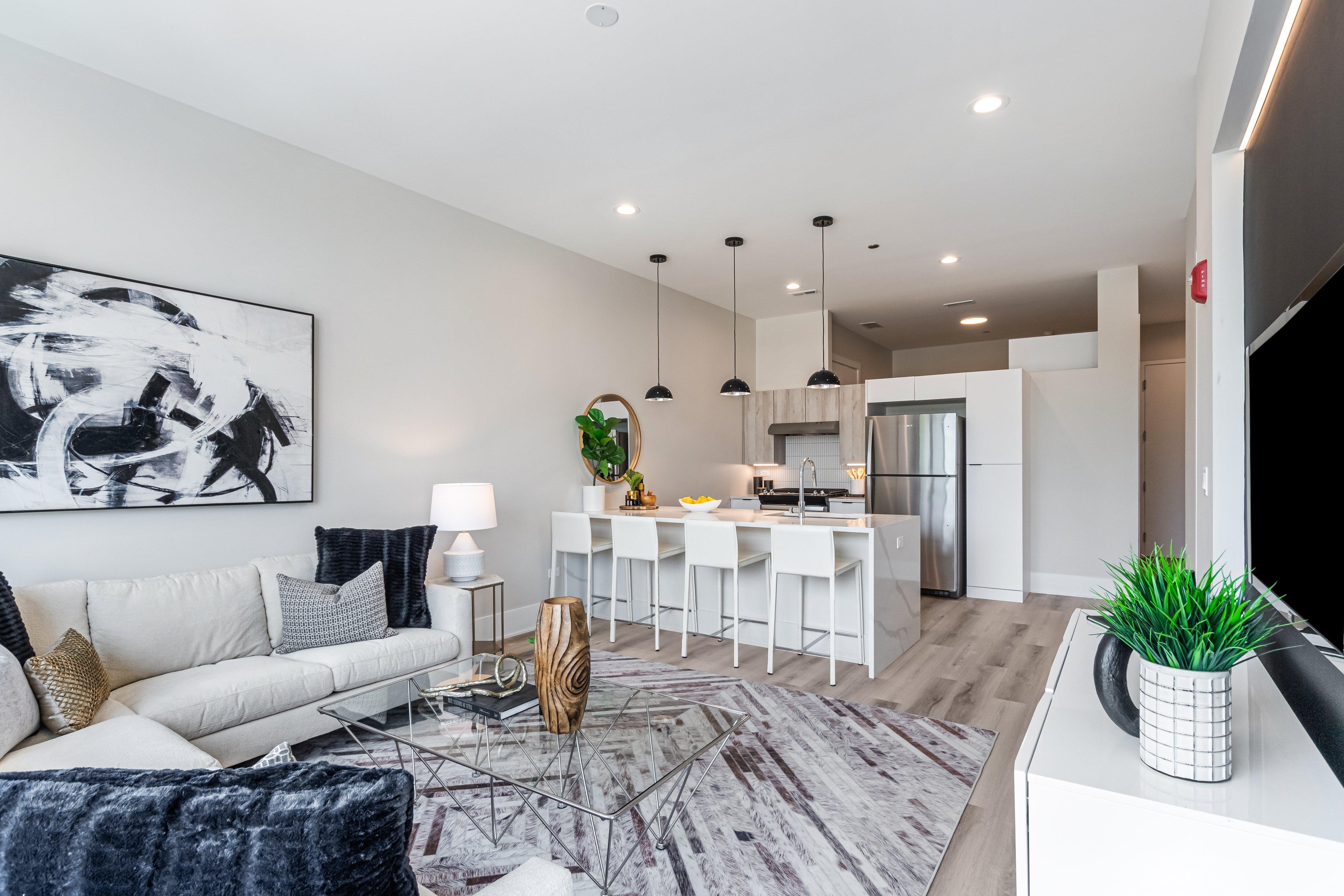 EdgeLux 5753 N Broadway, Chicago, IL 60660 Edgewater - Leasing by Cross Street