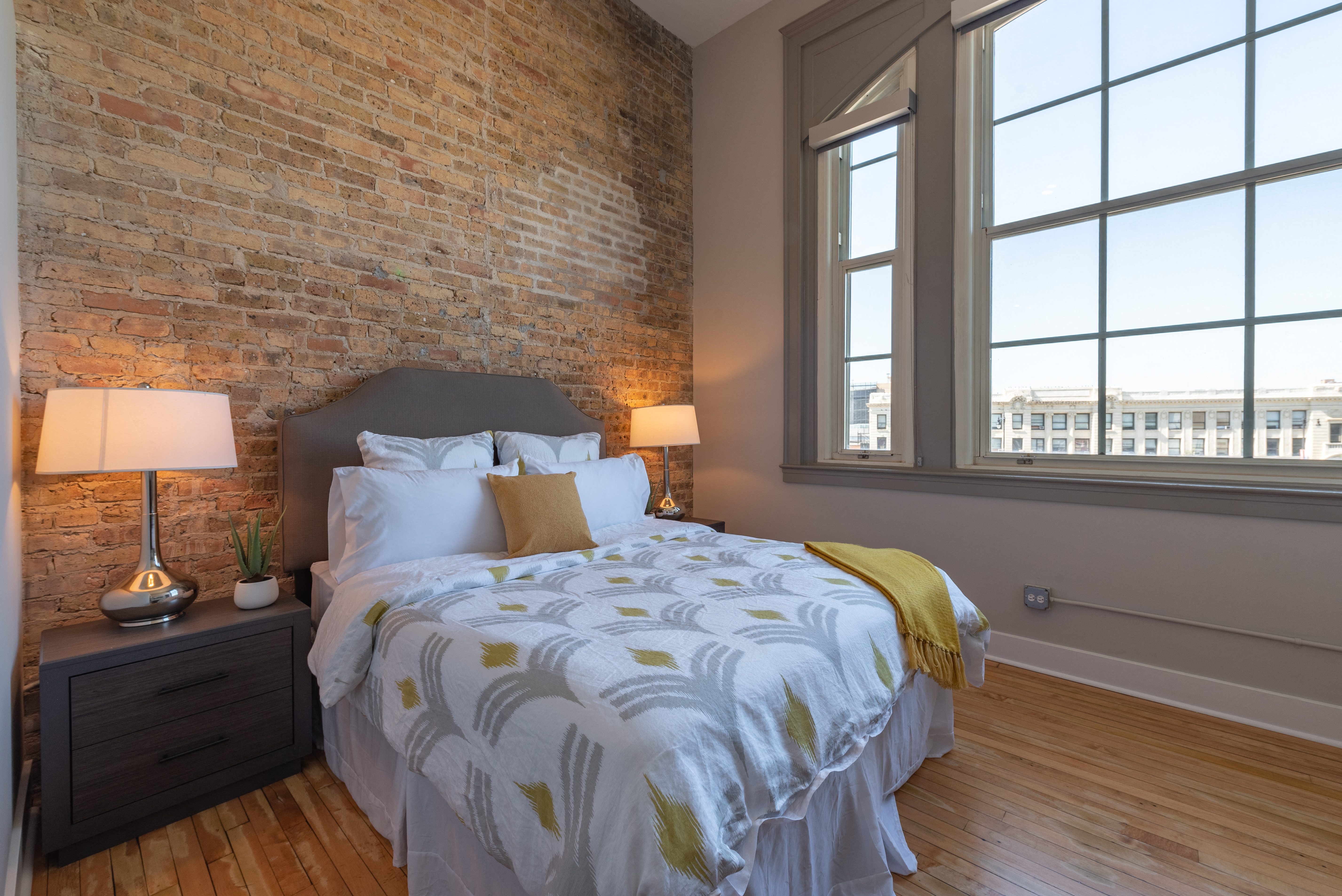 Stewart School Lofts 4525 N Kenmore Ave, Chicago, IL 60640 Uptown - Leasing by Cross Street