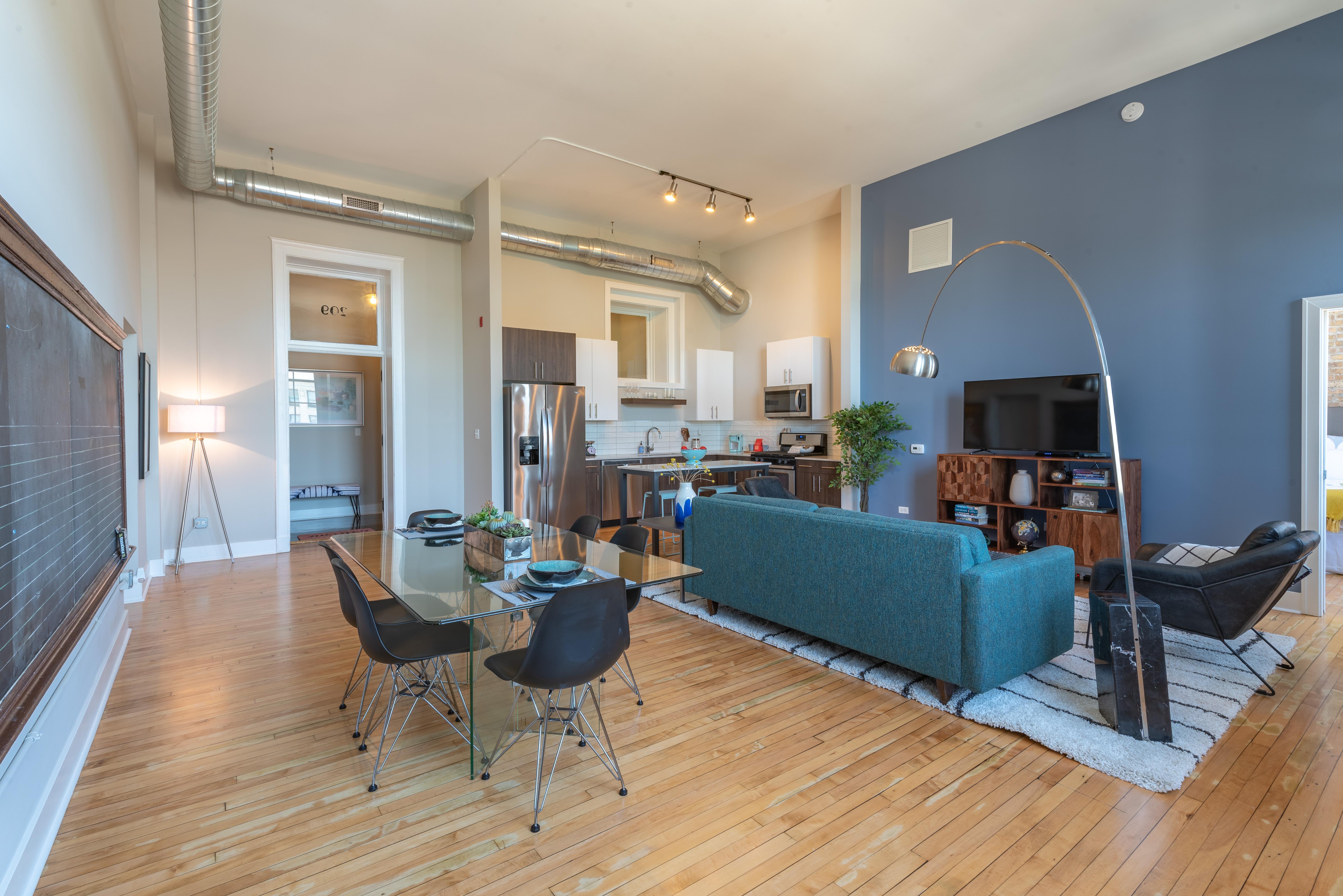 Stewart School Lofts 4525 N Kenmore Ave, Chicago, IL 60640 Uptown - Leasing by Cross Street