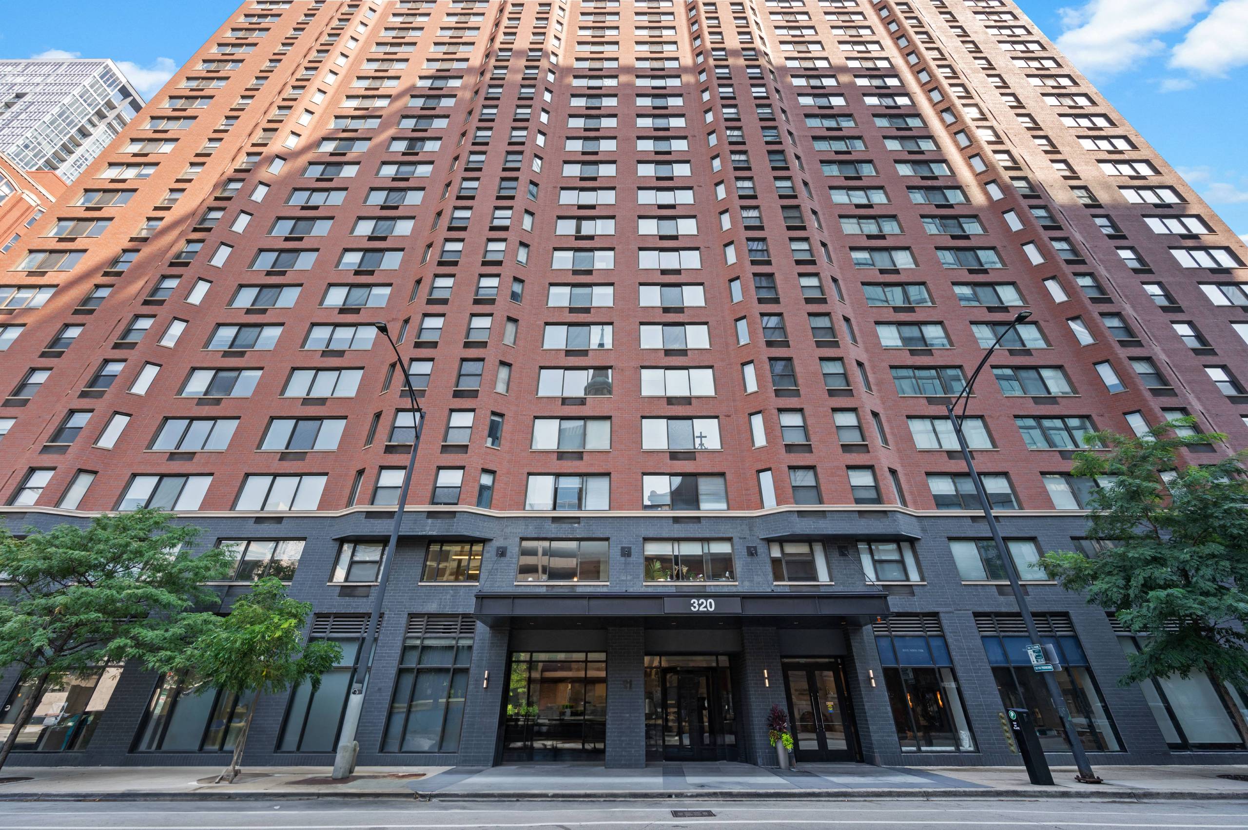 River North Park 320 W Illinois St, Chicago 60654 - Leasing by Cross Street