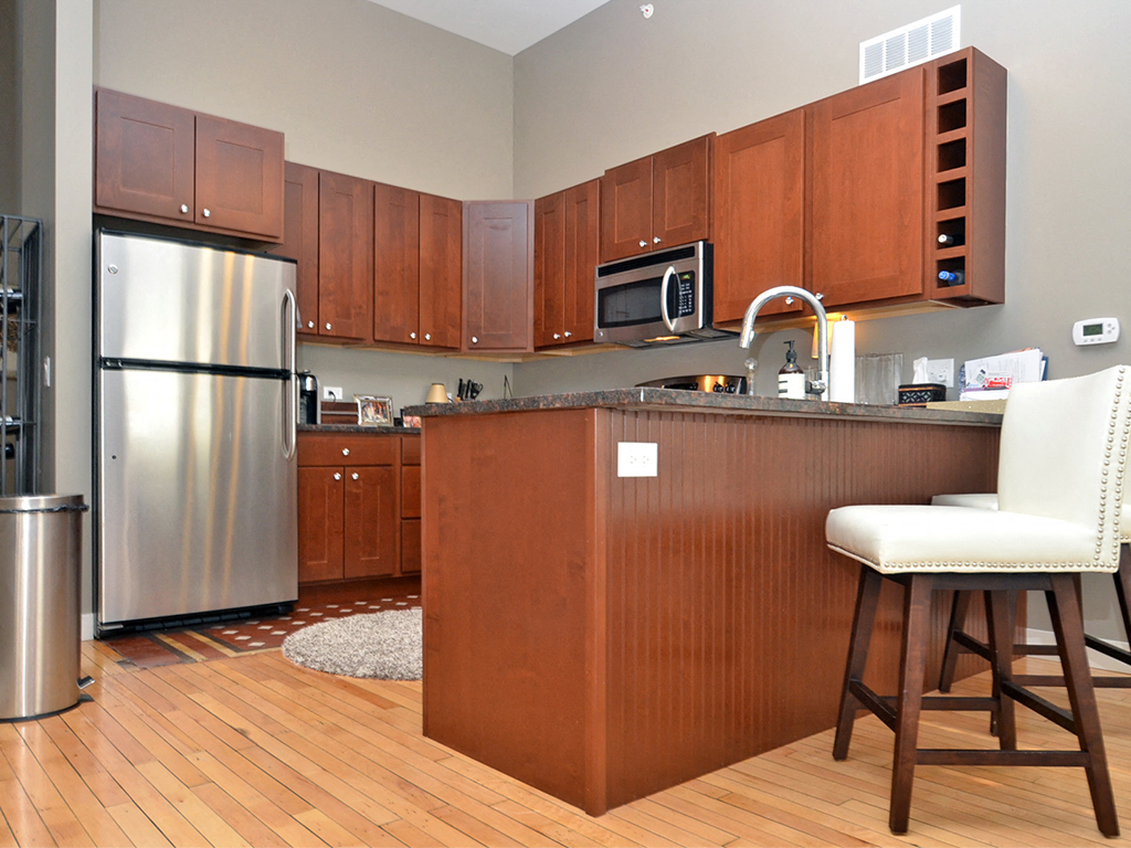 http://cdn.rentcafe.com/dmslivecafe/2/23042/breakb1_gallery.jpg