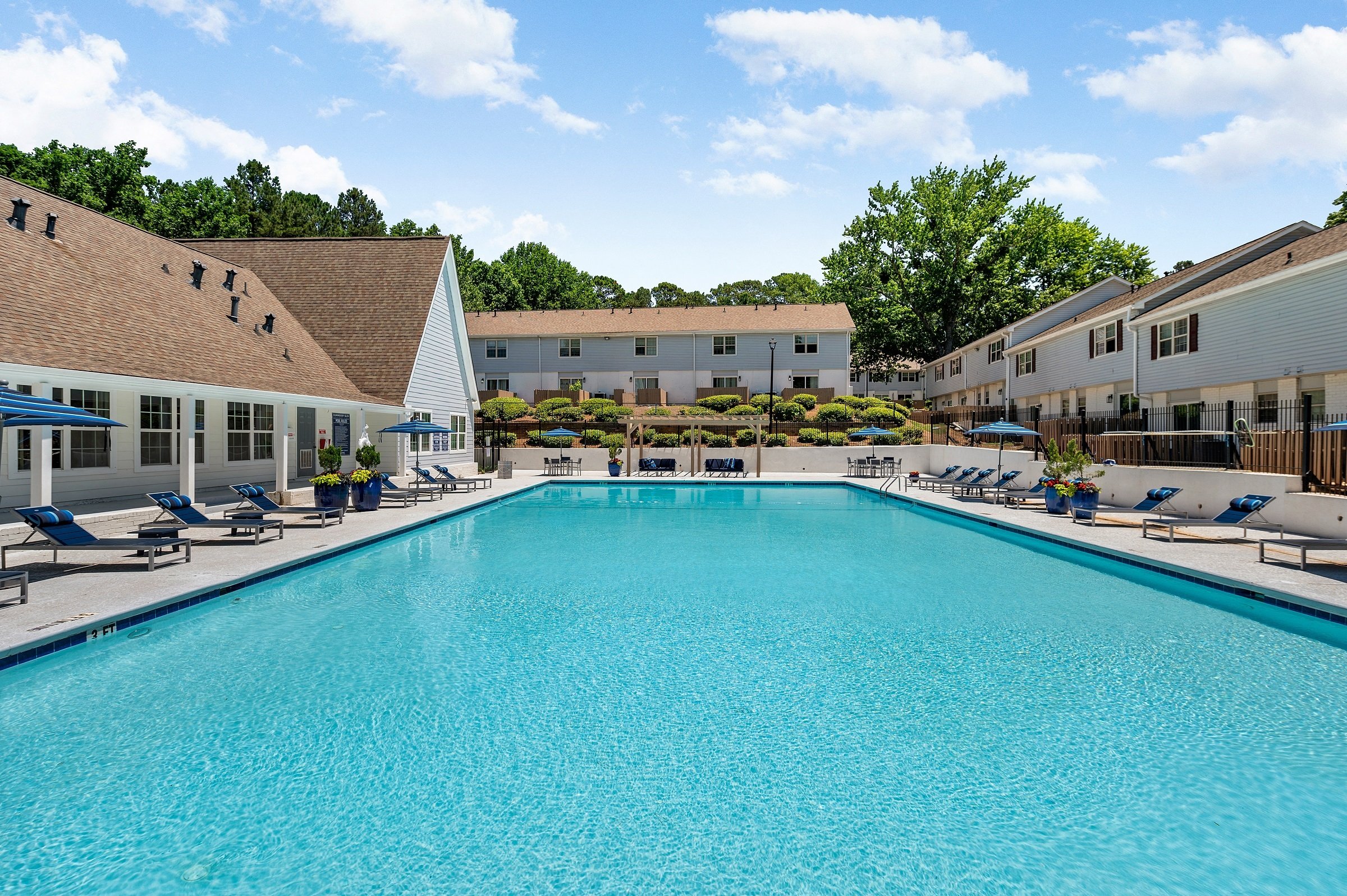 Refreshing swimming pool at Dunwoody Glen in Atlanta, GA.
