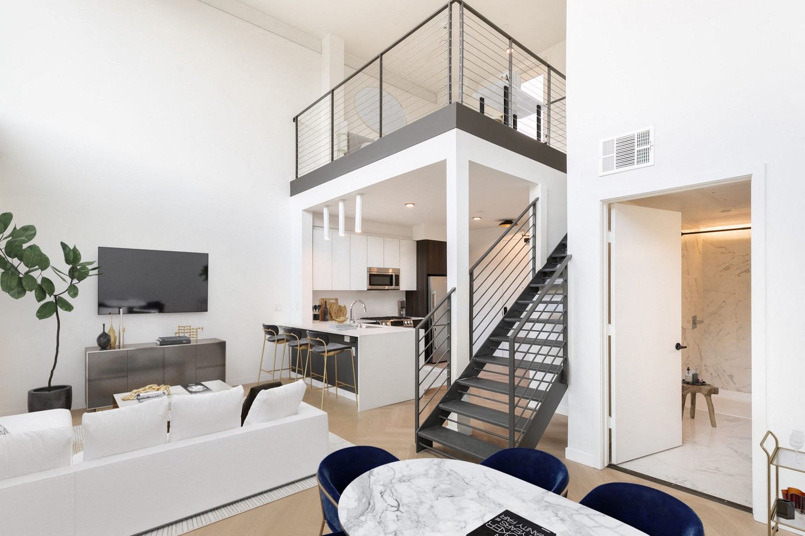 http://cdn.rentcafe.com/dmslivecafe/2/40772/2973_5570-Melrose-Ave_LR_01_DRAFT_03-scaled.jpg