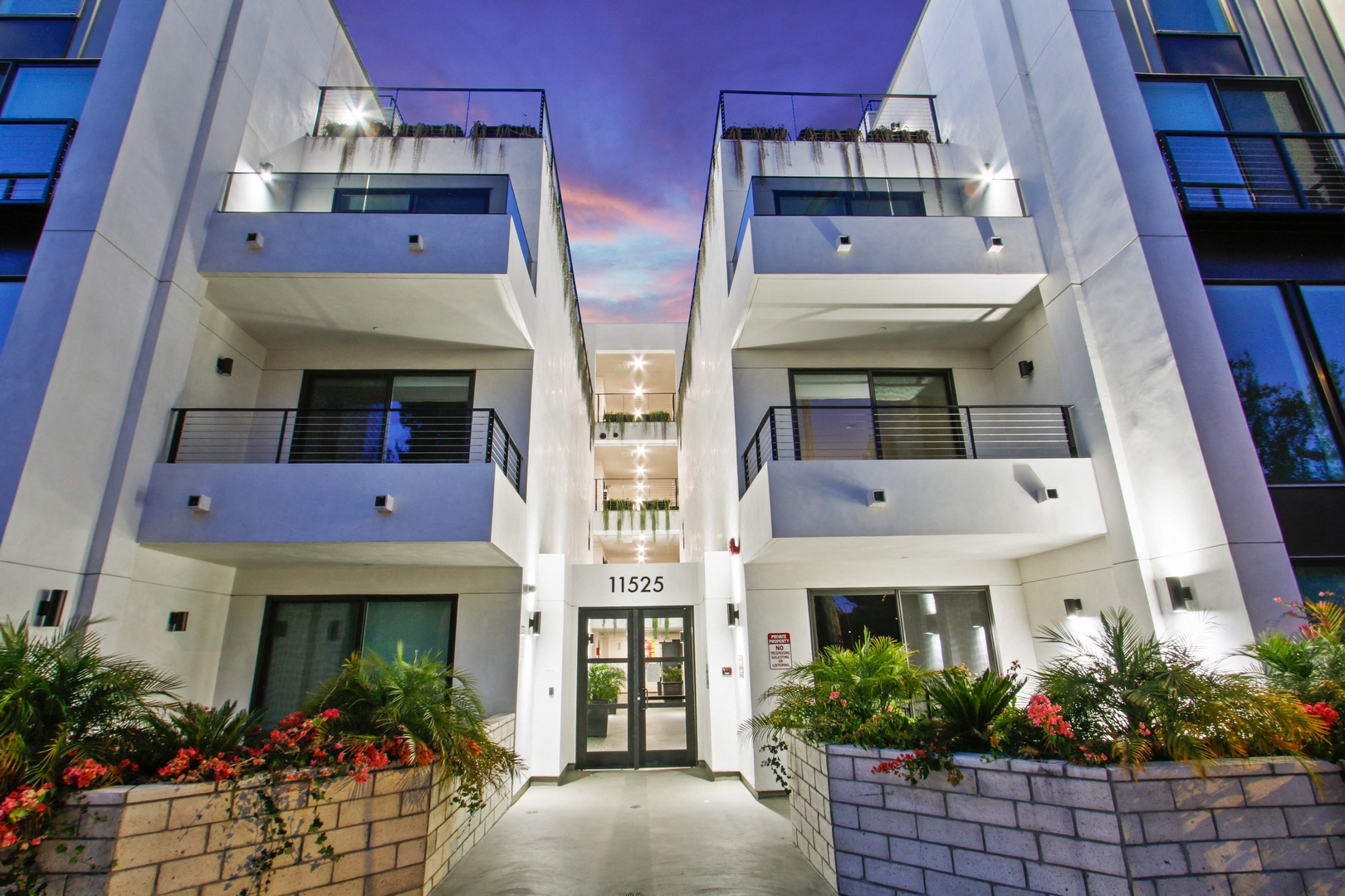 http://cdn.rentcafe.com/dmslivecafe/2/40772/Art-Set-Noho-Exterior.jpg