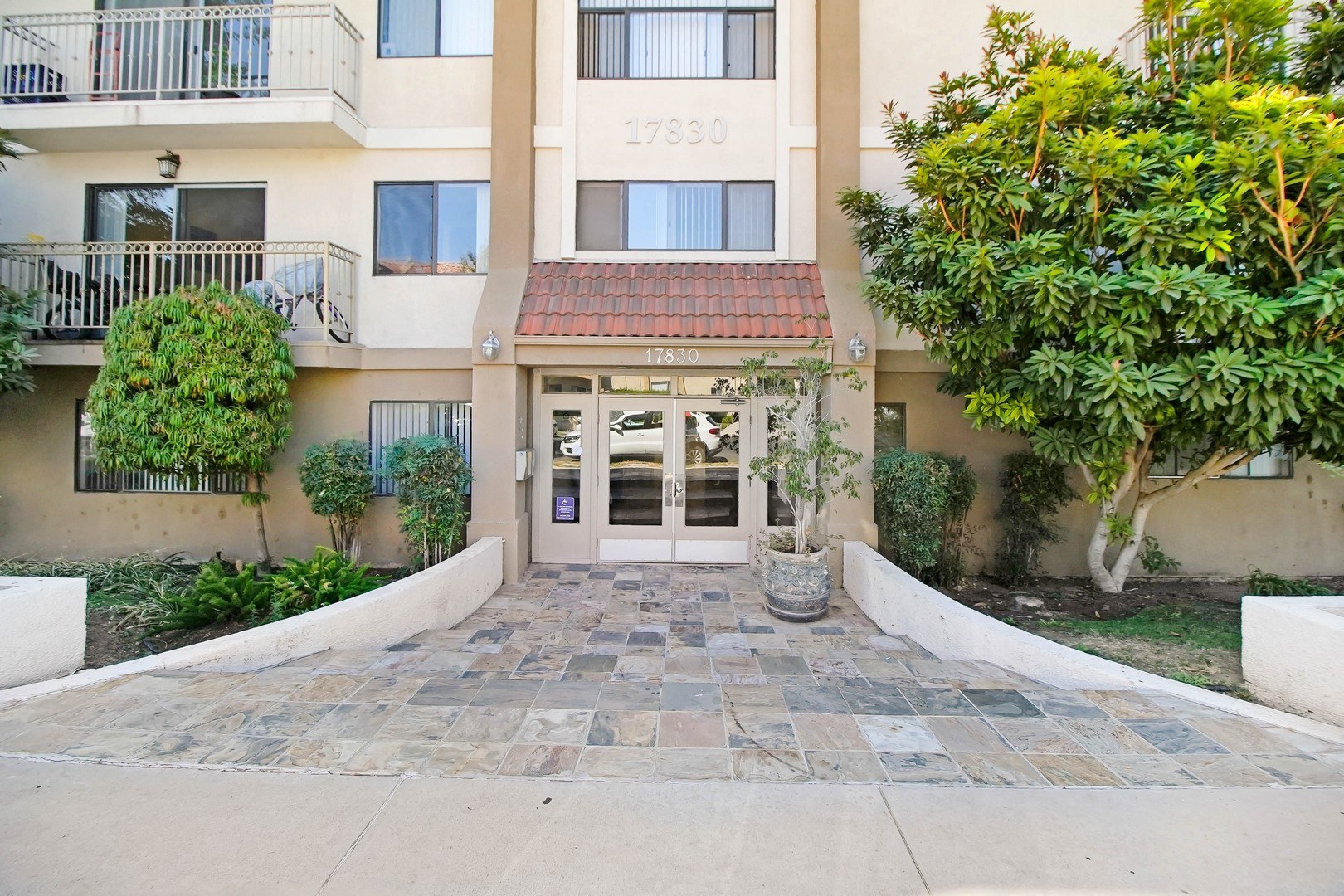 property for rent #1