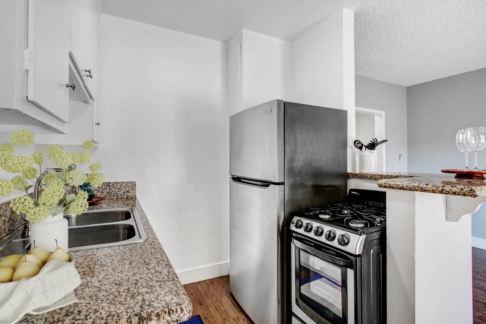 property for rent #1