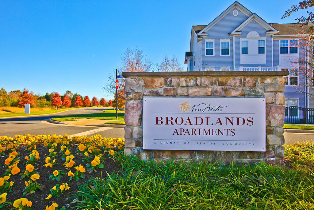Broadlands Entrance
