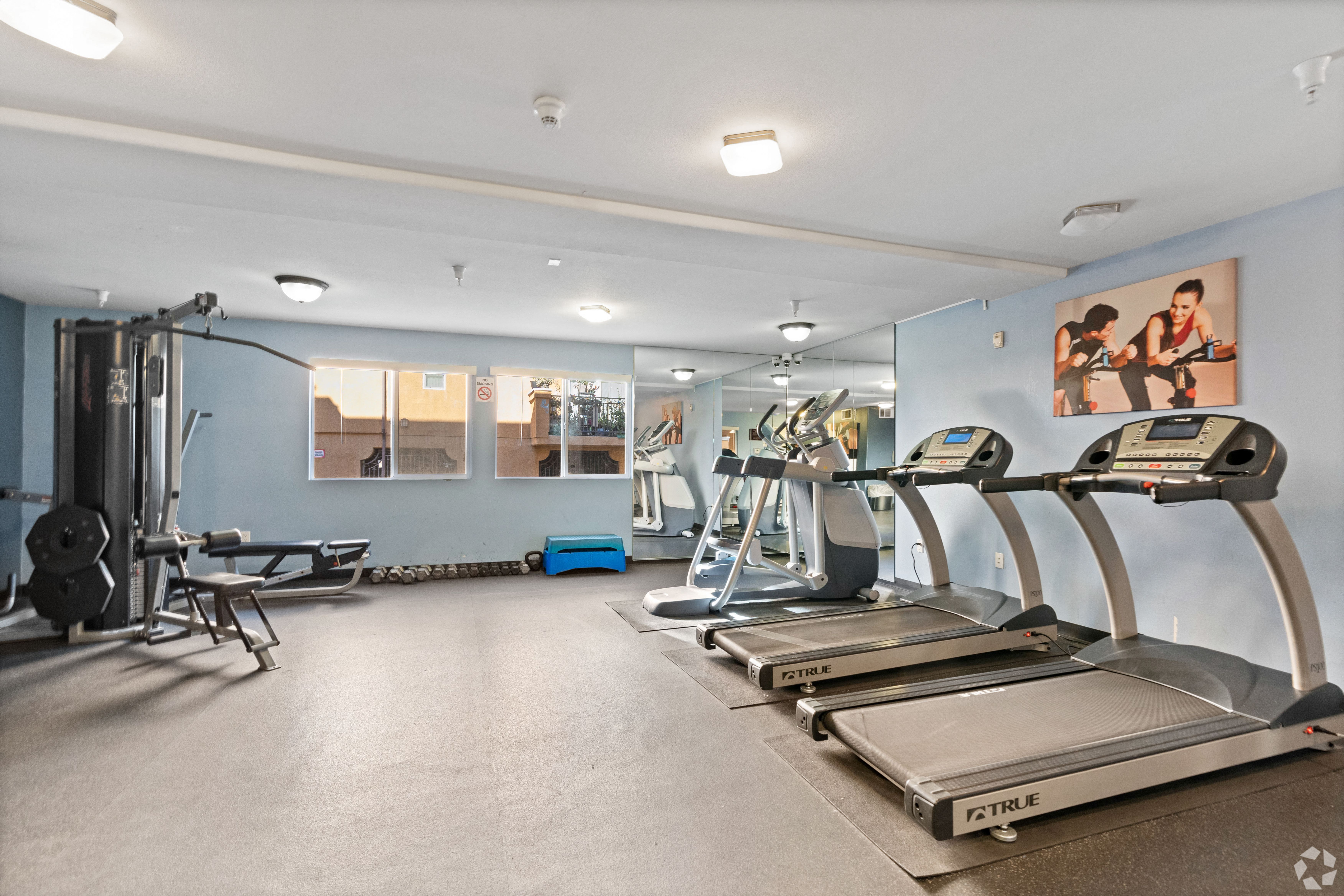 http://cdn.rentcafe.com/dmslivecafe/2/47011/B_Amenity_Gym.jpg