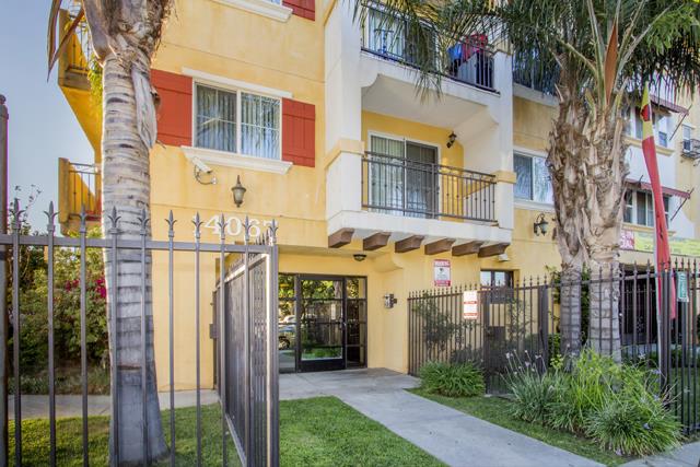 http://cdn.rentcafe.com/dmslivecafe/2/47011/CA_SYLMAR_ASTORIAMOUNTAINVIEW_p0458533_2_02_1_PhotoGallery.jpg