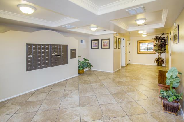 http://cdn.rentcafe.com/dmslivecafe/2/47011/CA_SYLMAR_ASTORIAMOUNTAINVIEW_p0458533_6_06_1_PhotoGallery.jpg