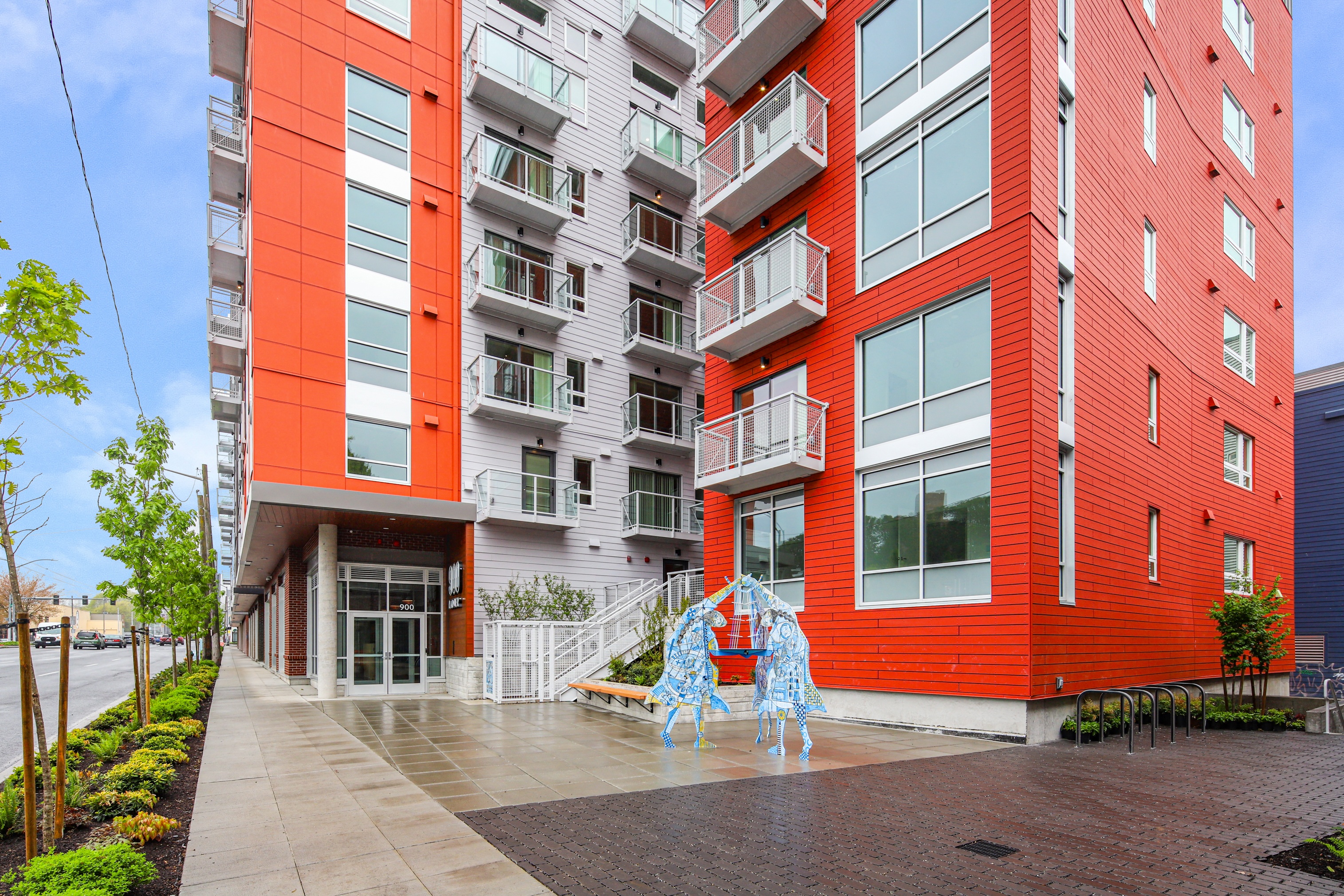 900 Rainier — image 31