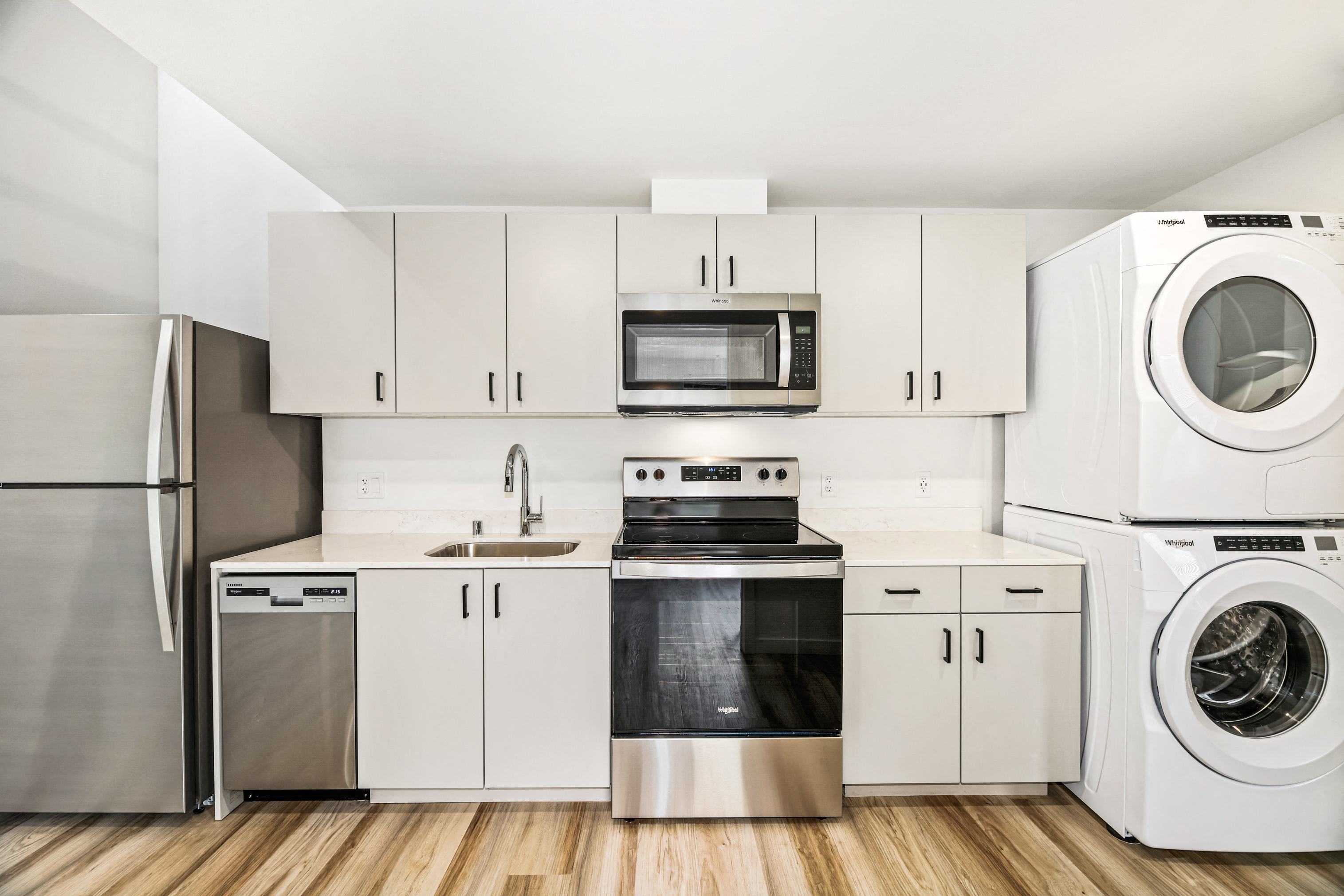 900 Rainier — image 4