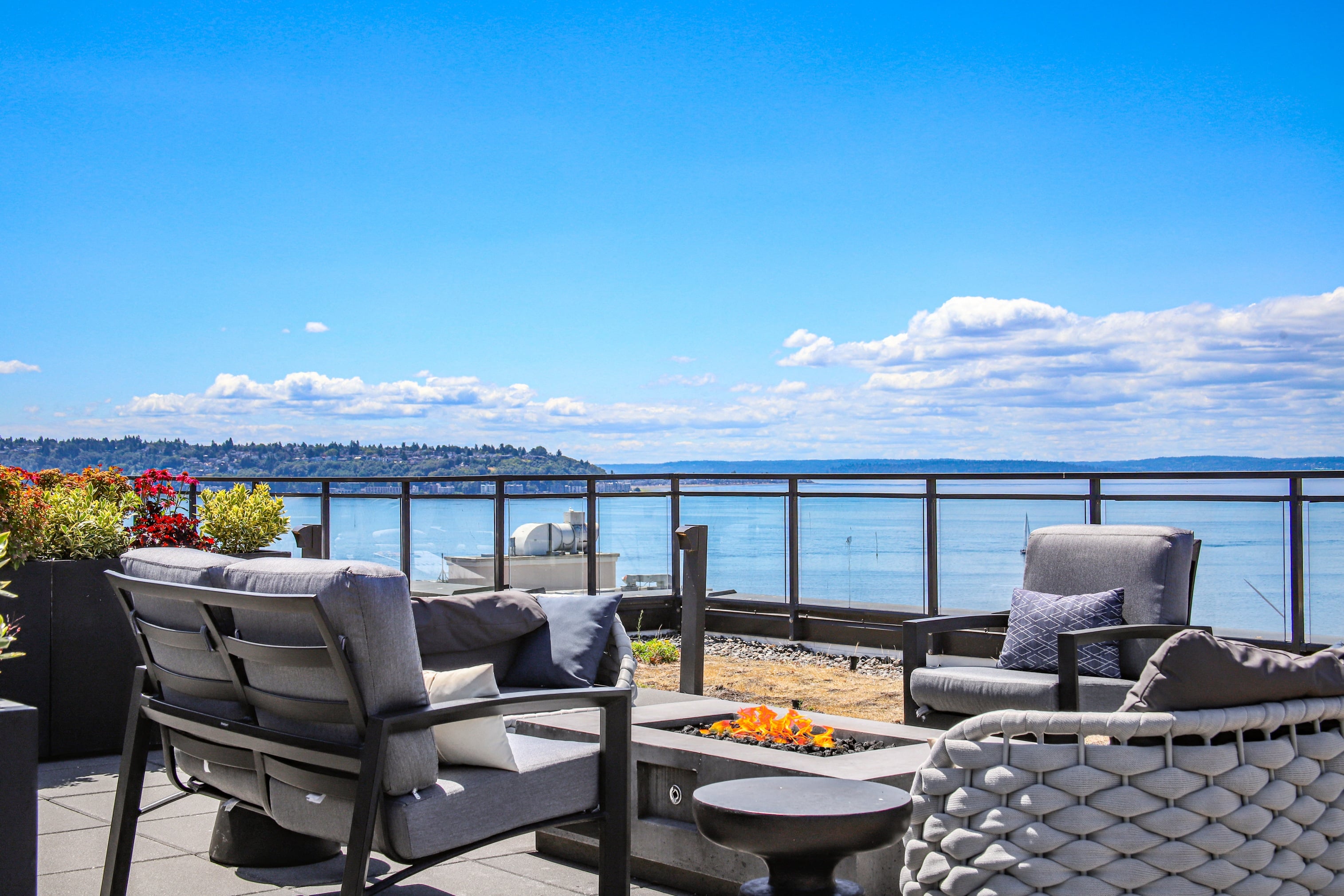 Cora Queen Anne — image 28