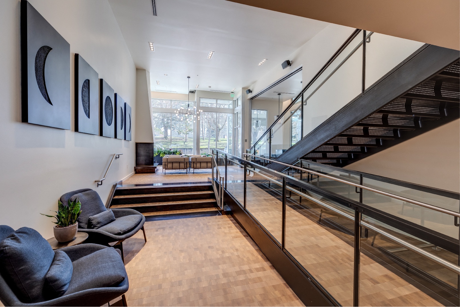 Luna West Seattle — image 4
